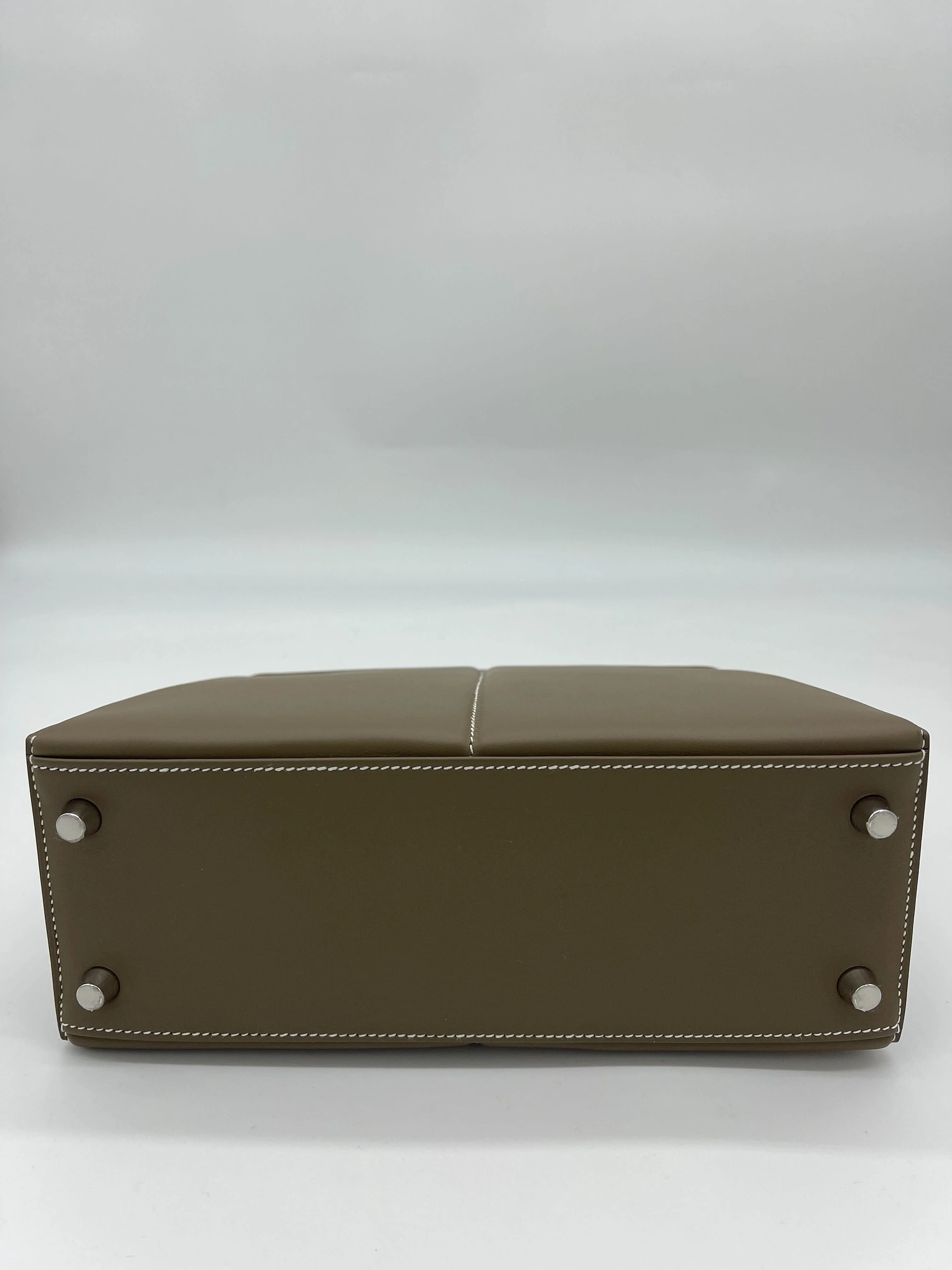 Hermès Etoupe Kelly 25 Swift Padded Palladium Hardware Limited Edition - Image 7