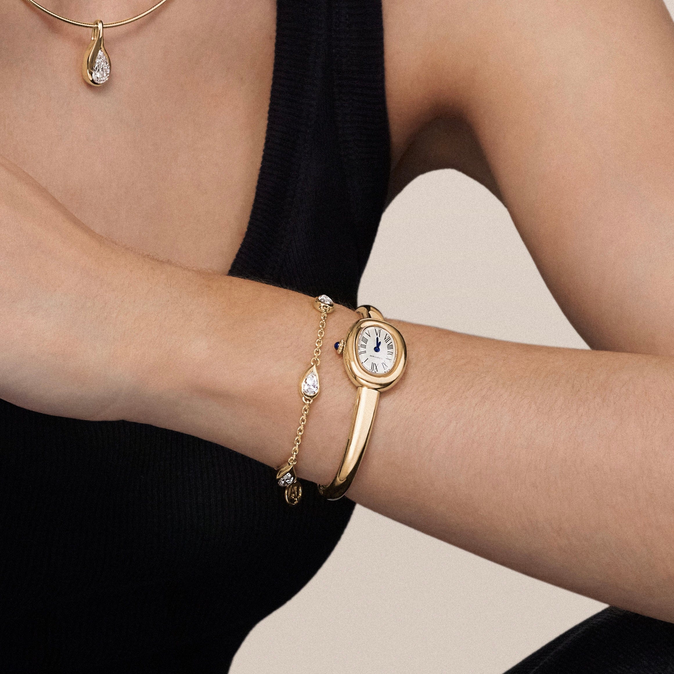 Mika Pear Shaped Diamond Bracelet in Yellow Gold - Image 3