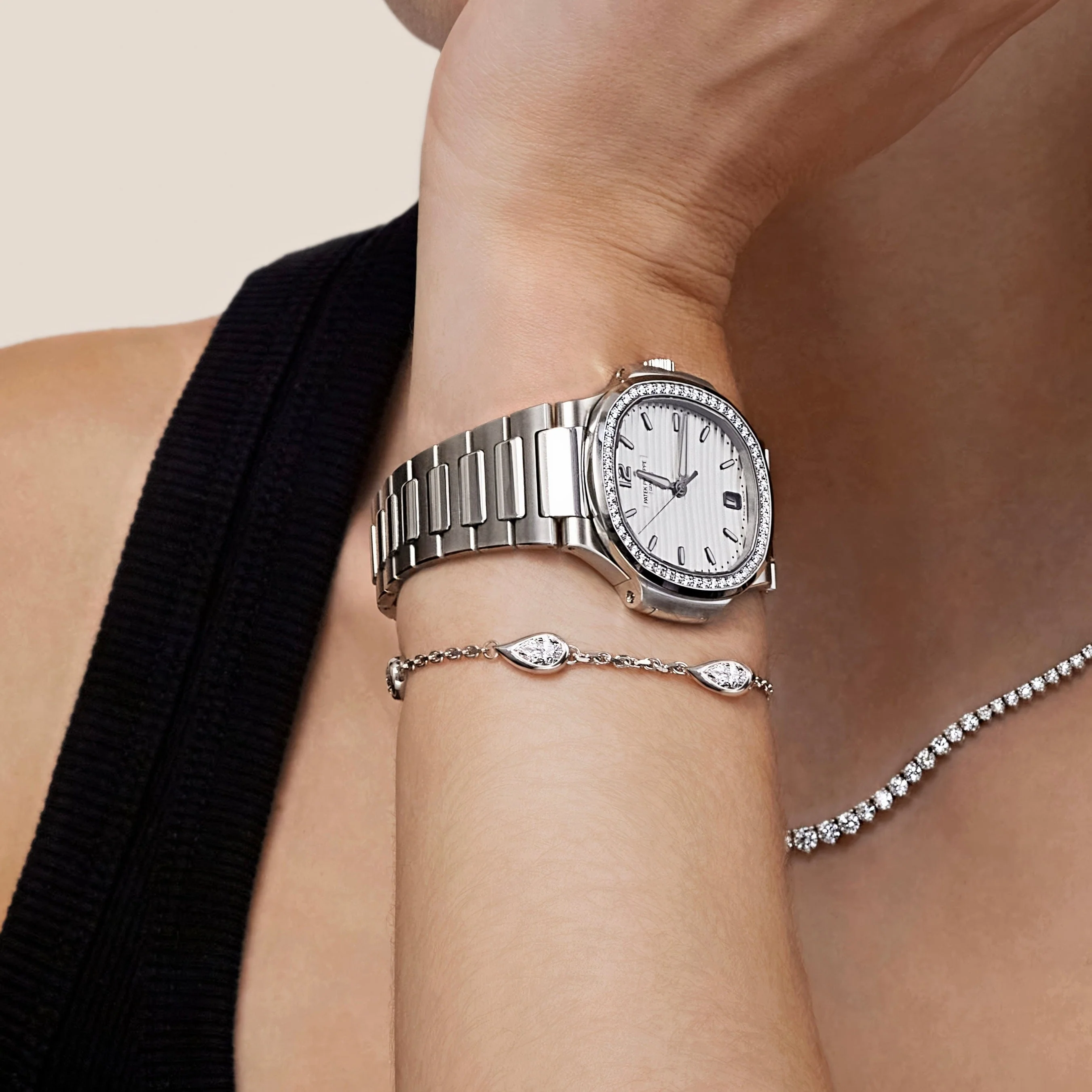 Mika Pear Shaped Diamond Bracelet in White Gold - Image 2