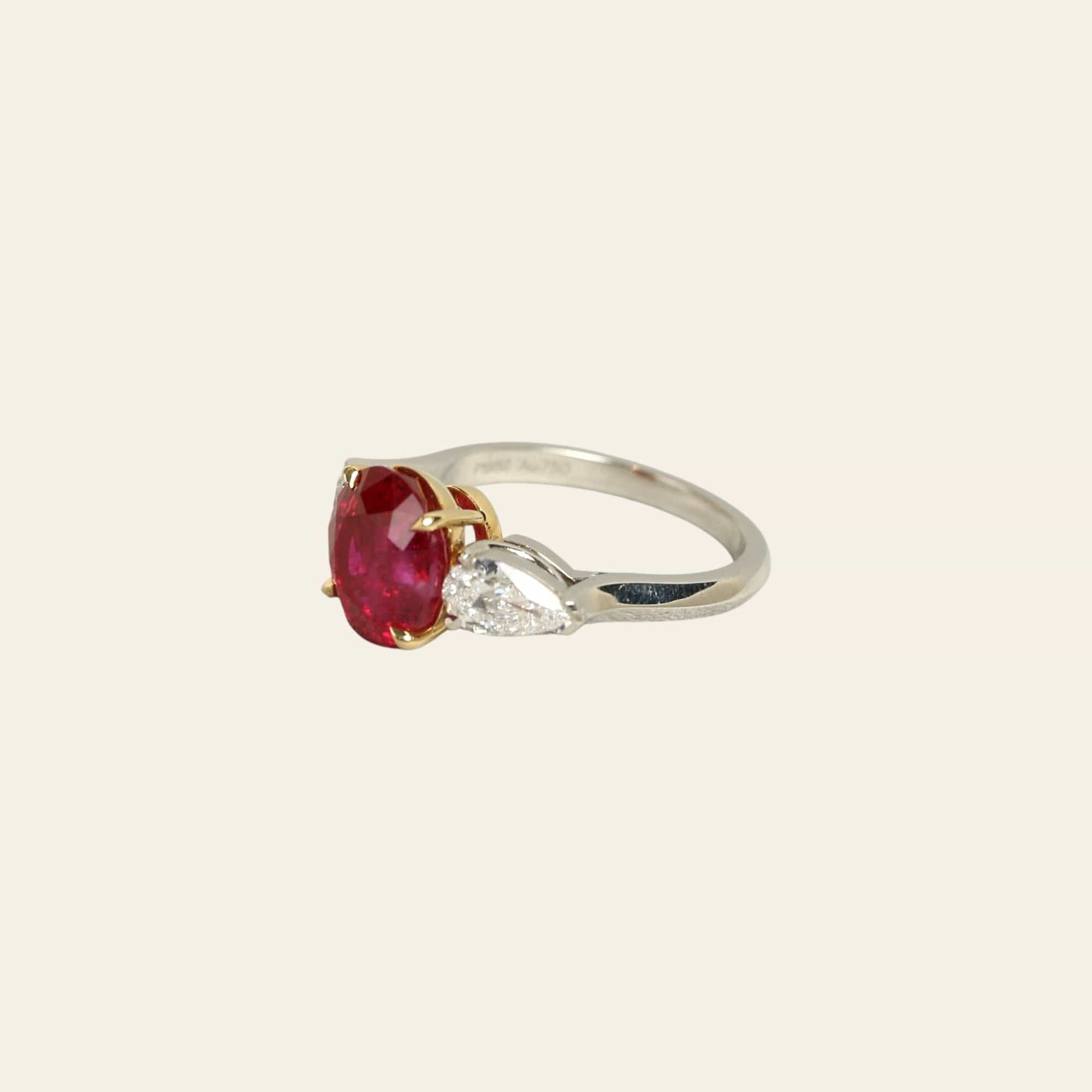Oval Burma Ruby and Diamond Ring - Image 3