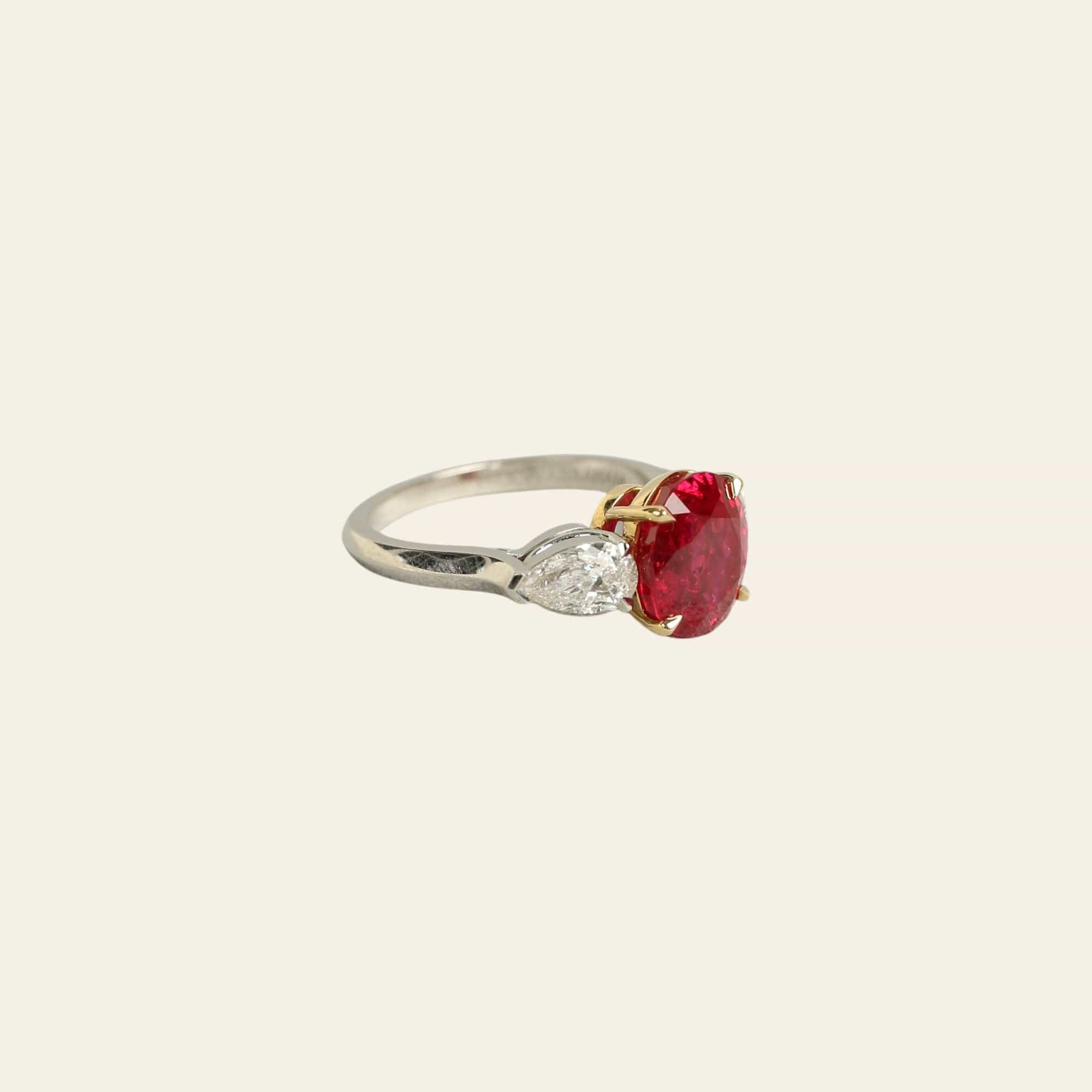 Oval Burma Ruby and Diamond Ring - Image 4