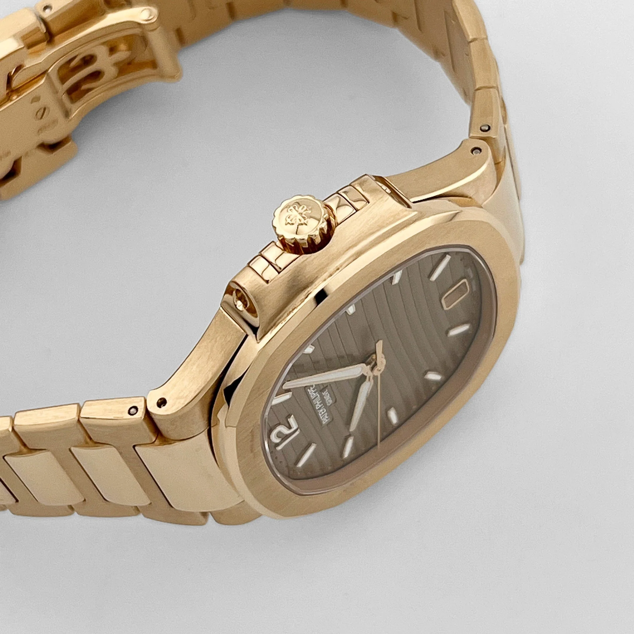 Patek Philippe Nautilus 7118/1R-010 'Ladies' Rose Gold Champagne Golden Dial (2024) - Image 6