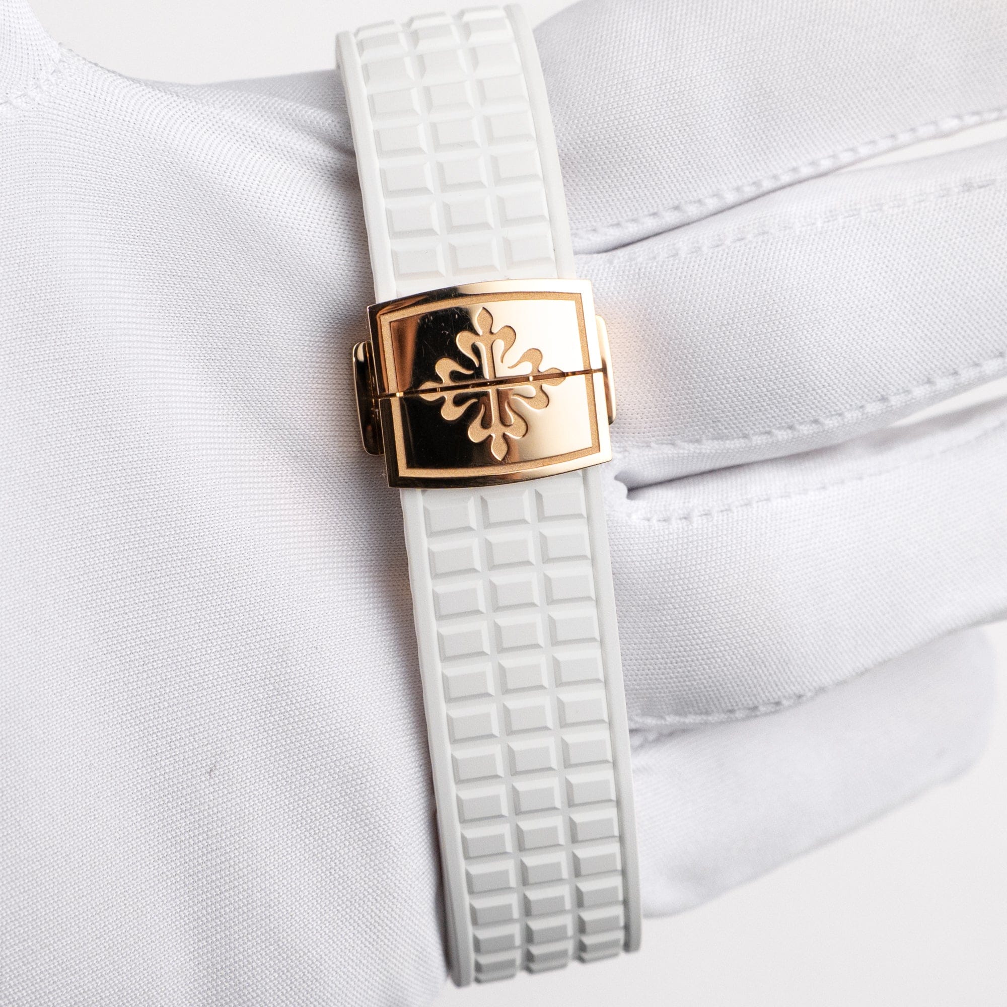 Patek Philippe Aquanaut Luce 5268/200R-001 Rose Gold White Dial Diamond Bezel - Image 11
