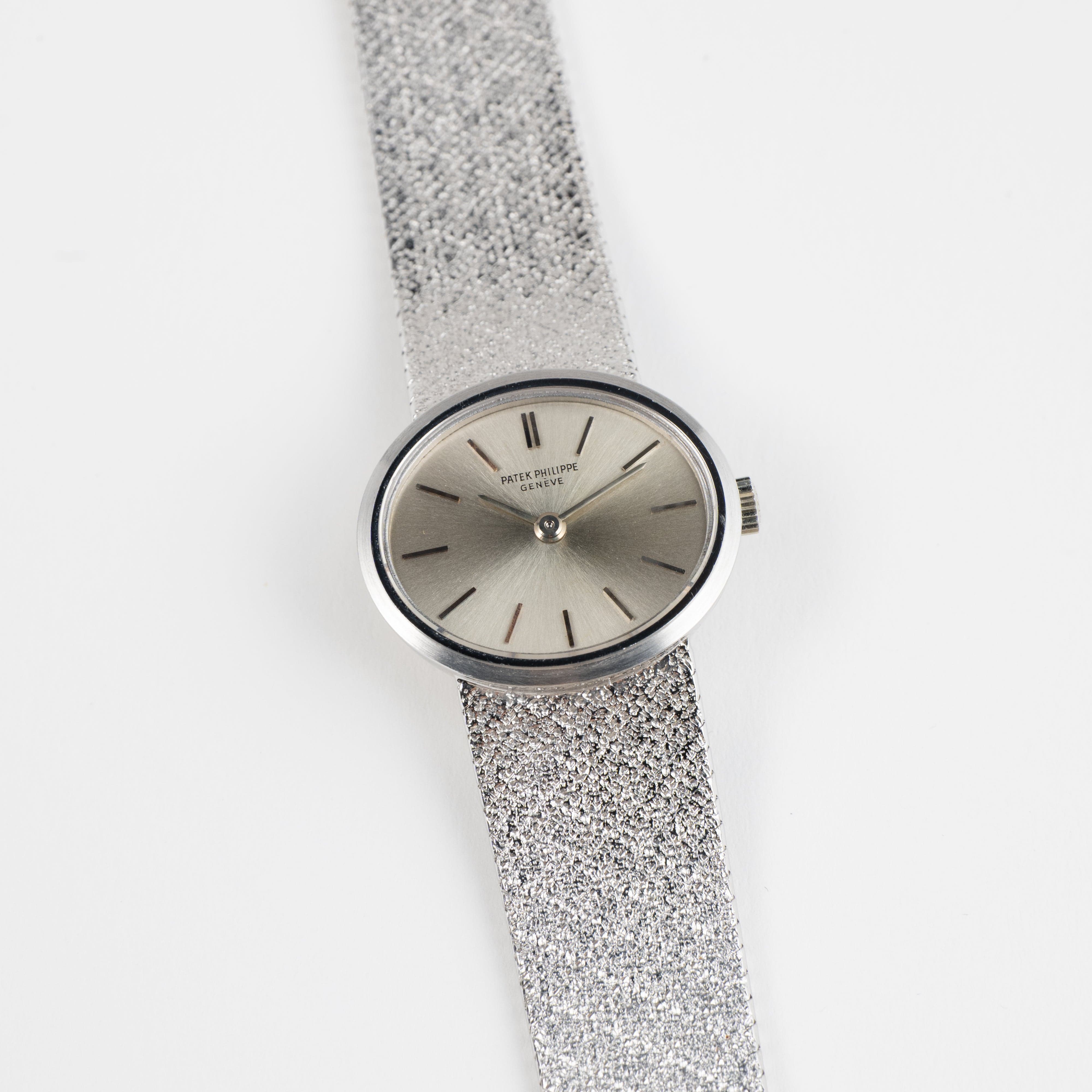 Patek Philippe Ellipse 3349 White Gold Silver Dial - Image 5