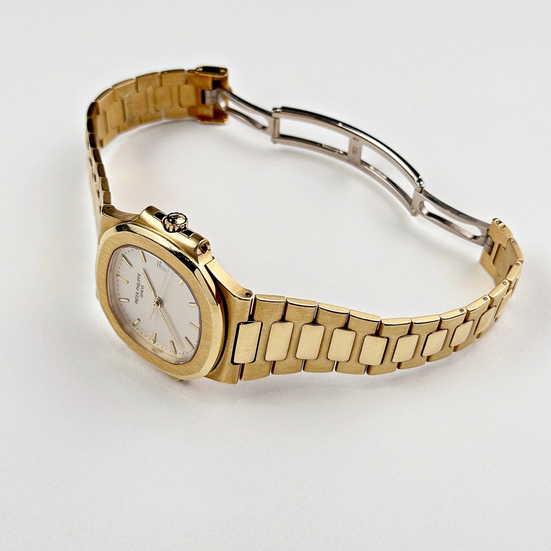 Patek Philippe Nautilus 3800/1J-001 Yellow Gold White Dial - Image 4