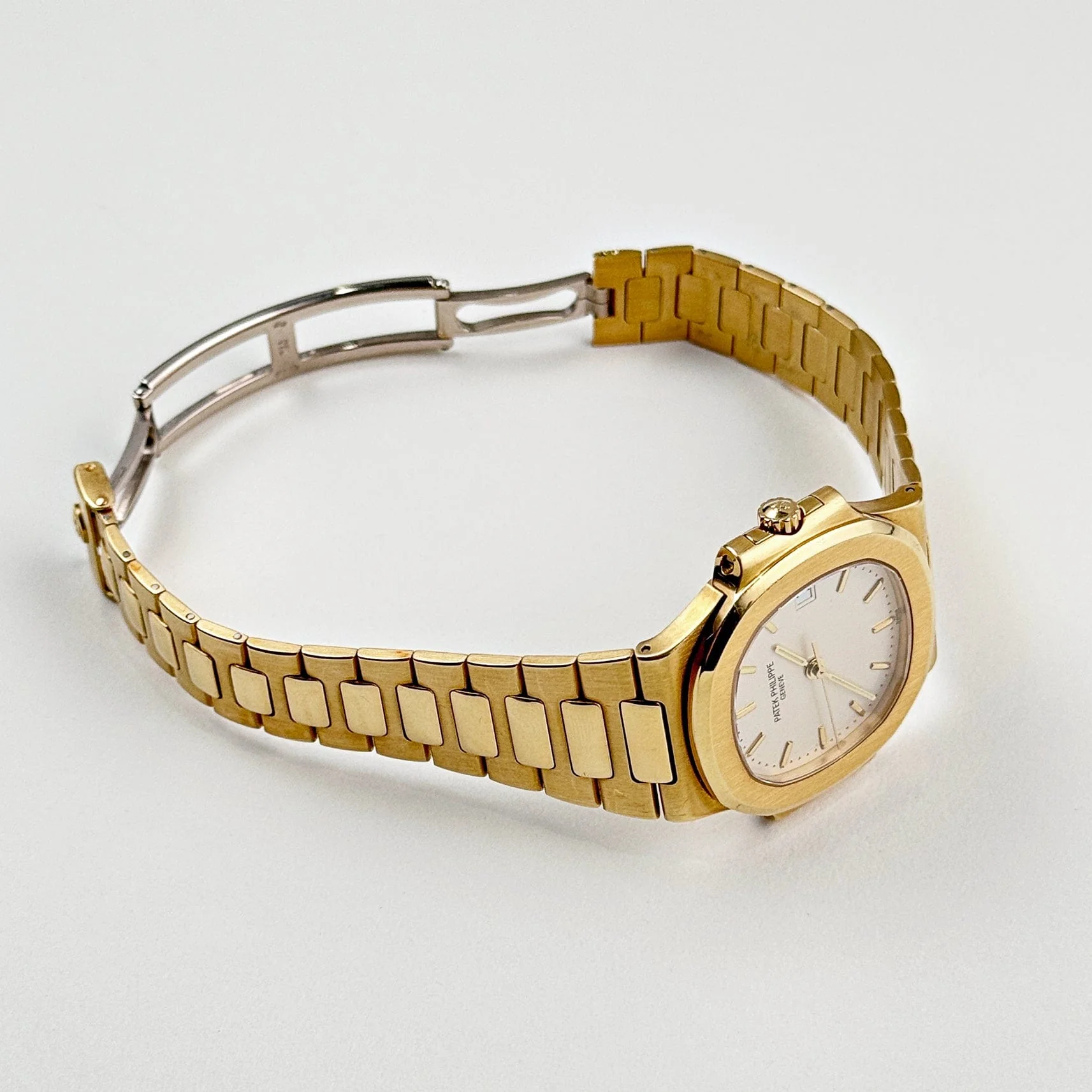 Patek Philippe Nautilus 3800/1J-001 Yellow Gold White Dial - Image 5