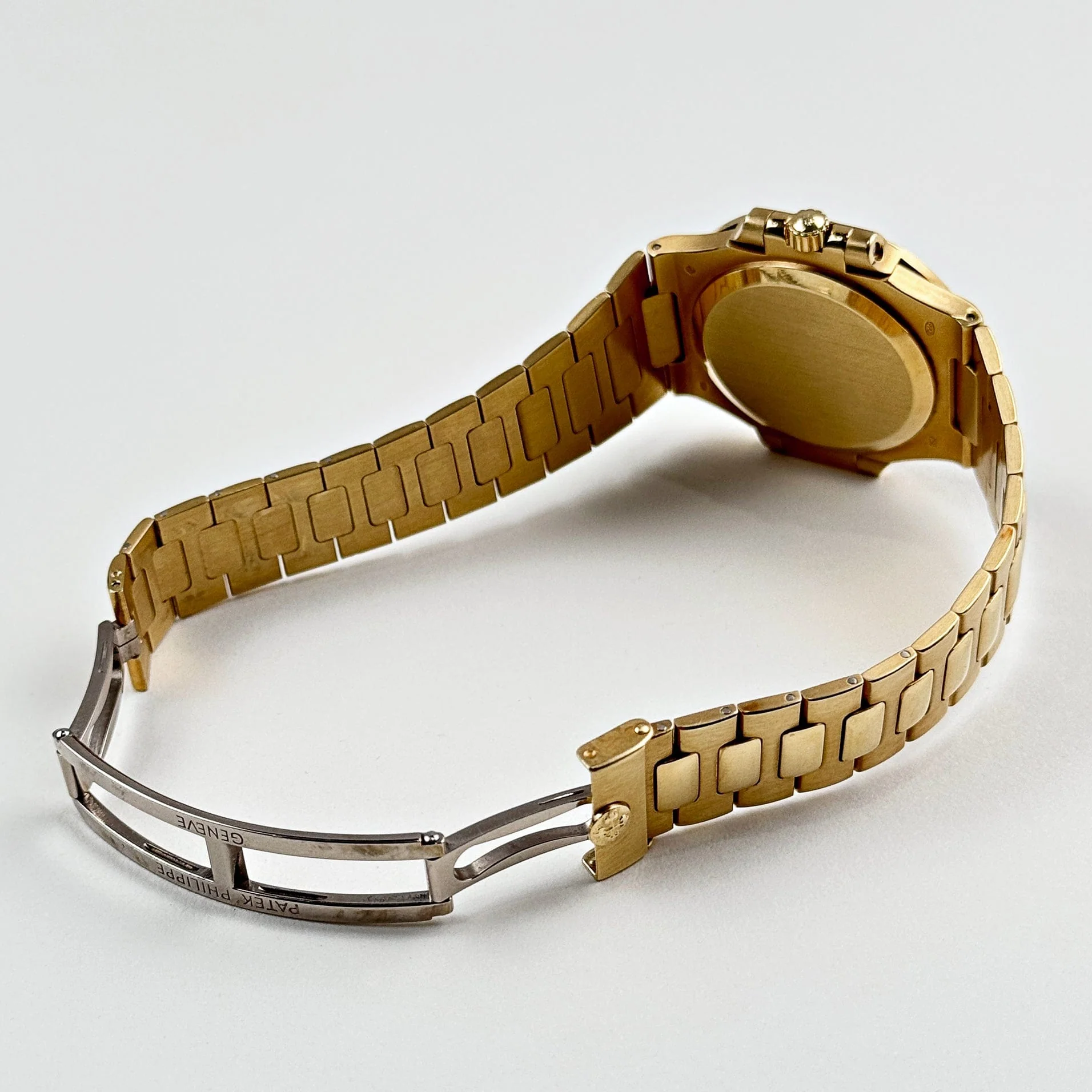 Patek Philippe Nautilus 3800/1J-001 Yellow Gold White Dial - Image 7