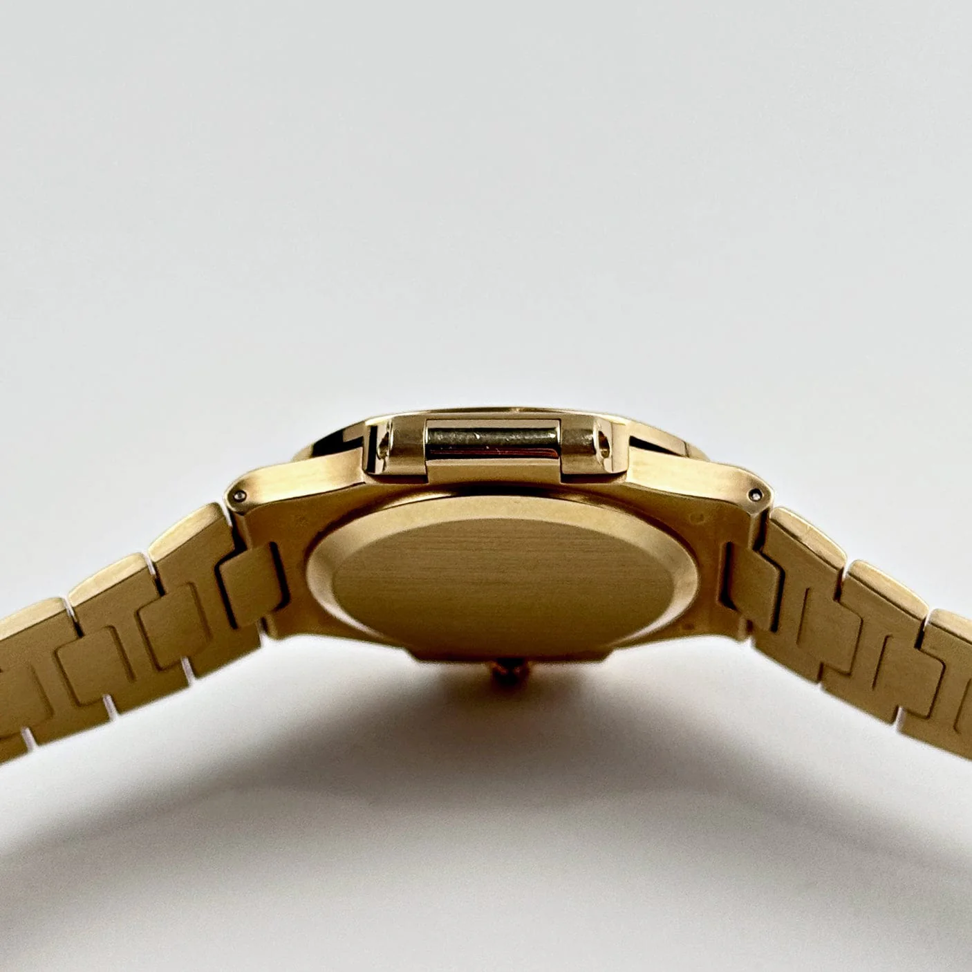 Patek Philippe Nautilus 3800/1J-001 Yellow Gold White Dial - Image 9