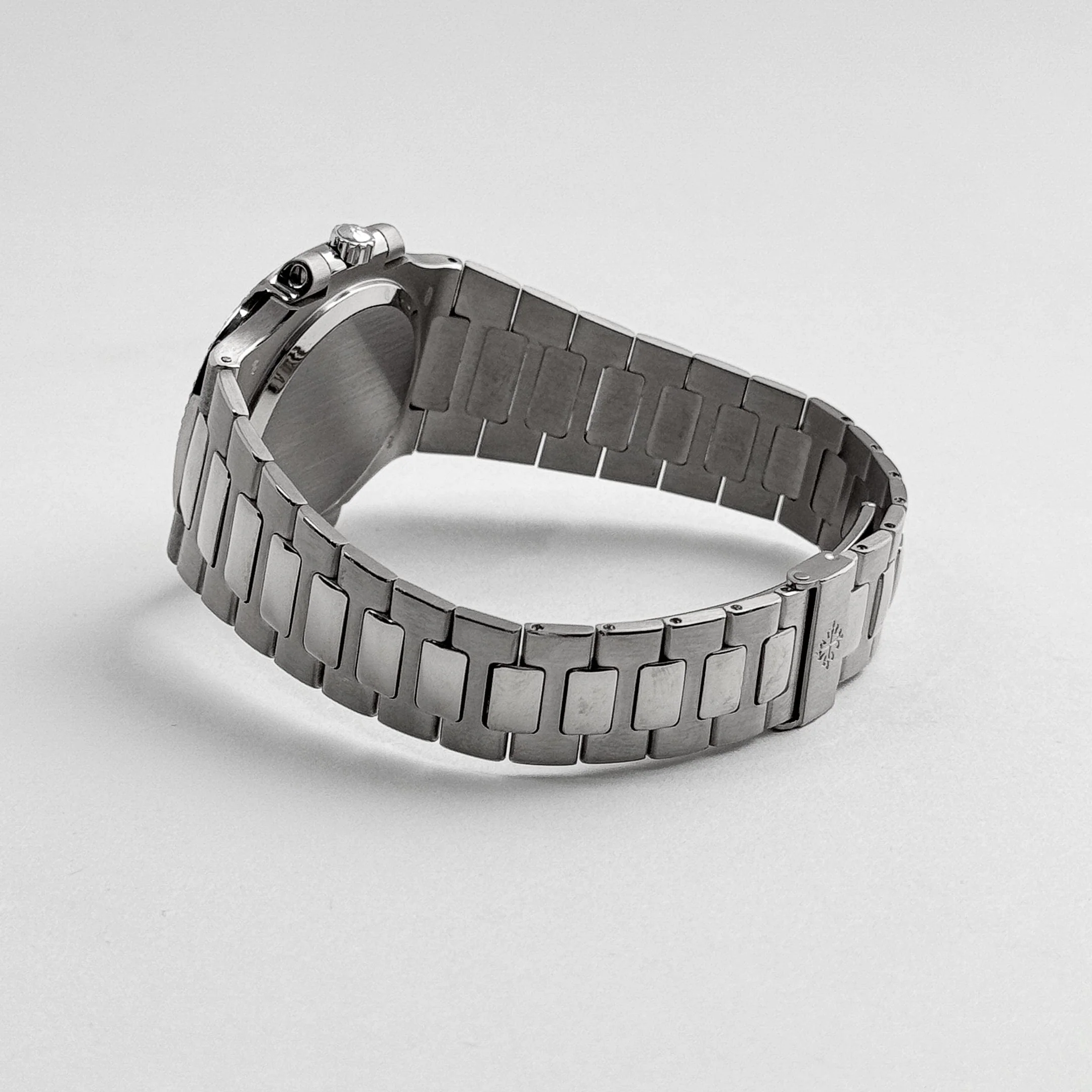 Patek Philippe Nautilus 3800/4G-001 White Gold White Dial Diamond Set (2004) - Image 11