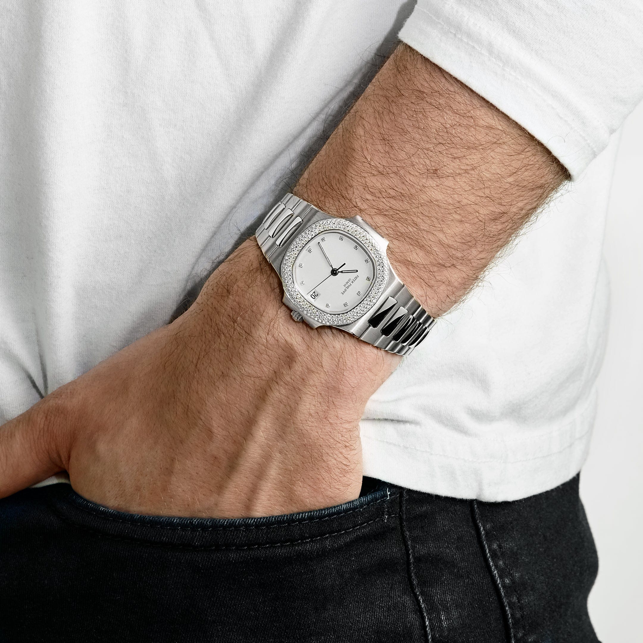 Patek Philippe Nautilus 3800/4G-001 White Gold White Dial Diamond Set (2004) - Image 3
