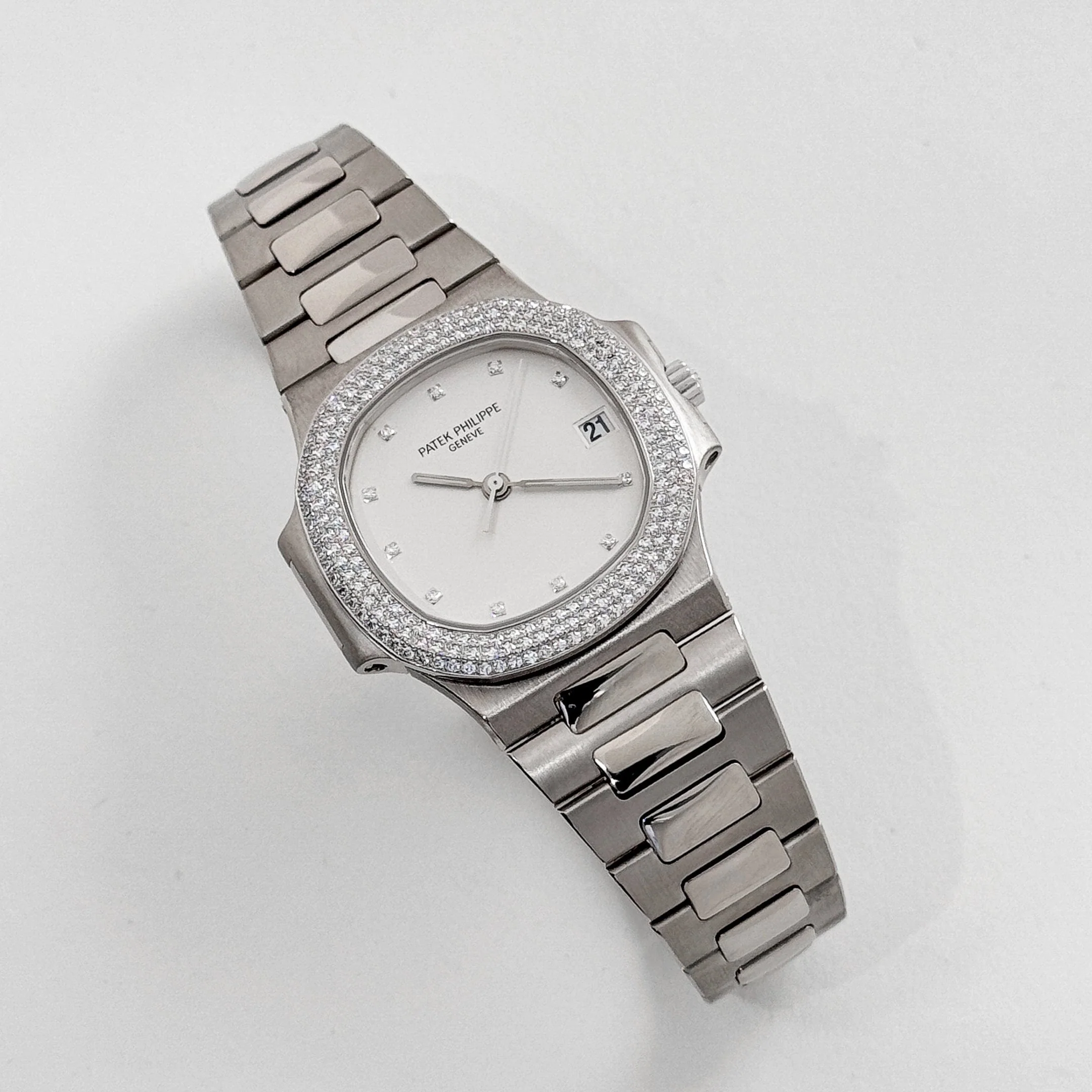 Patek Philippe Nautilus 3800/4G-001 White Gold White Dial Diamond Set (2004) - Image 5