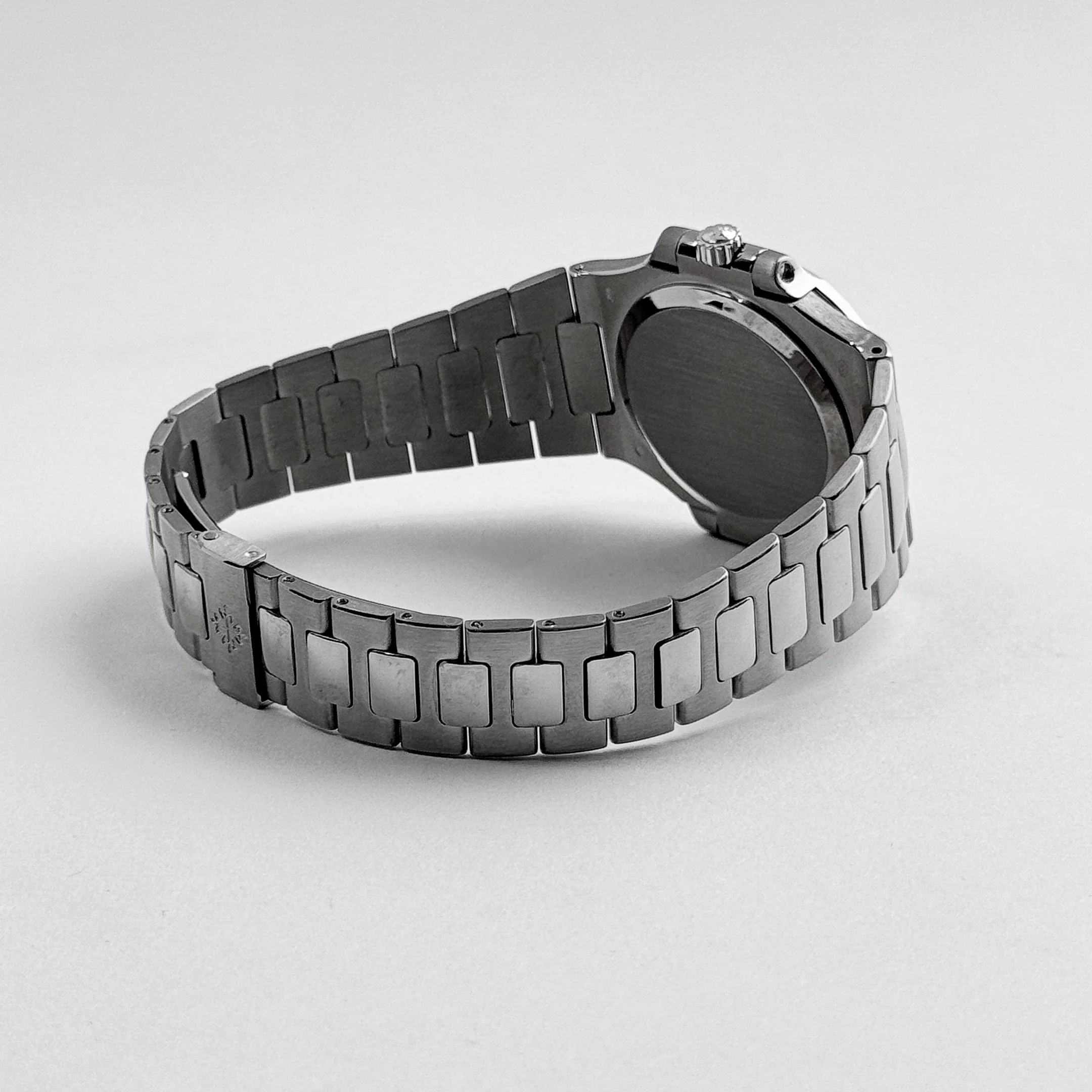 Patek Philippe Nautilus 3800/4G-001 White Gold White Dial Diamond Set (2004) - Image 9
