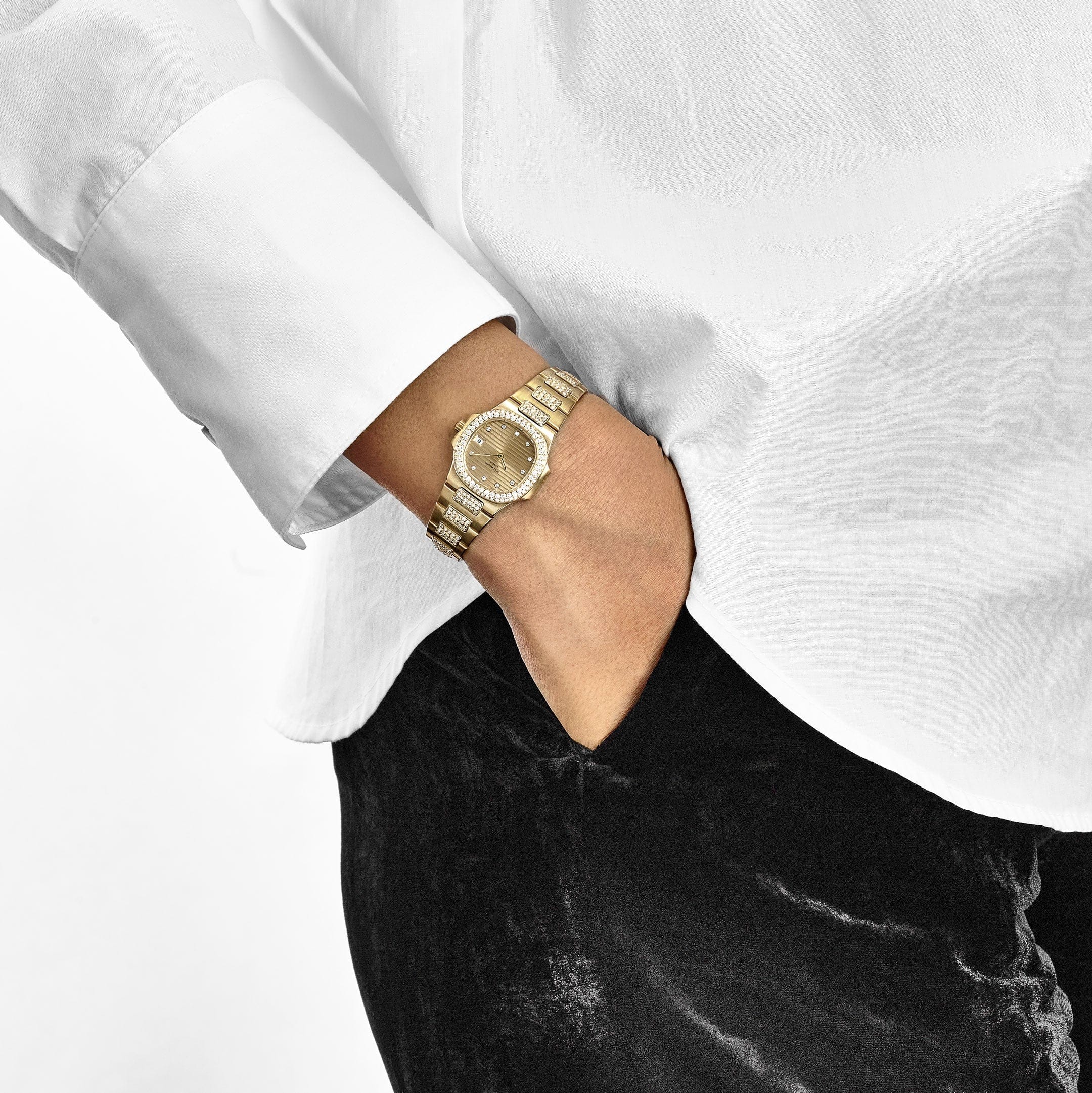 Patek Philippe Nautilus 4700 'Ladies' Yellow Gold Champagne Diamond Dial Diamond Bezel - Image 3