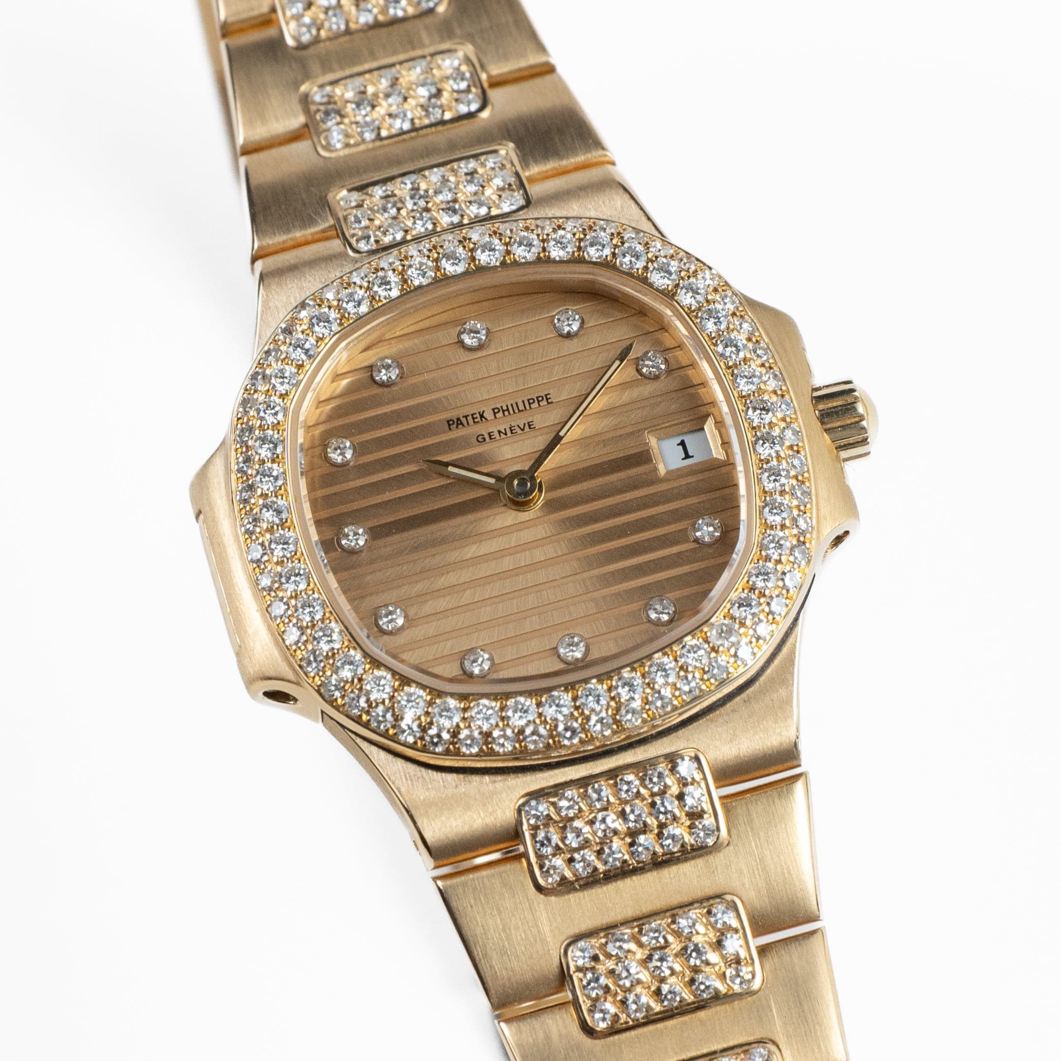 Patek Philippe Nautilus 4700 'Ladies' Yellow Gold Champagne Diamond Dial Diamond Bezel - Image 5