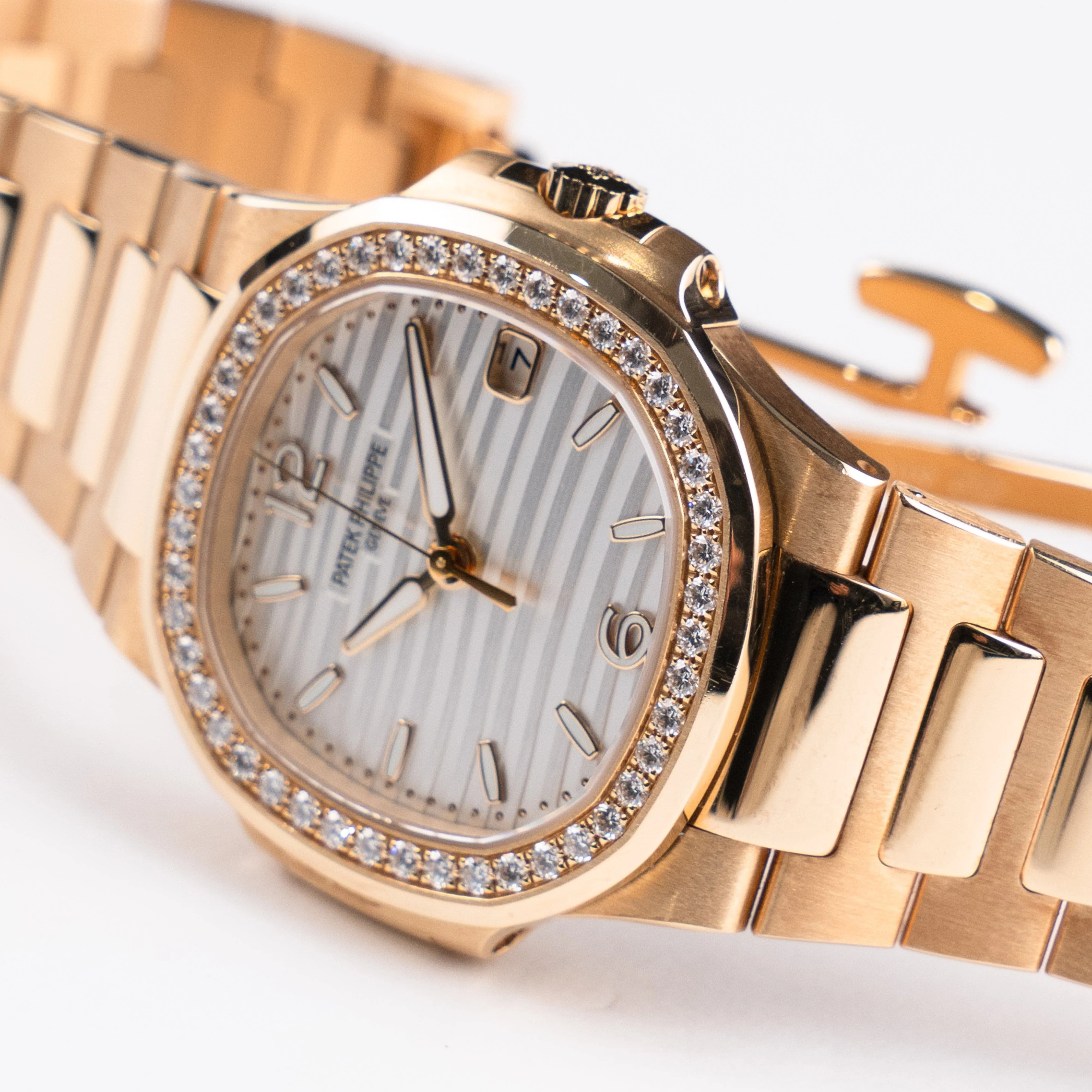 Patek Philippe Nautilus 7010/1R-011 'Ladies' Rose Gold Silver Dial Diamond Bezel Quartz (2019) - Image 7