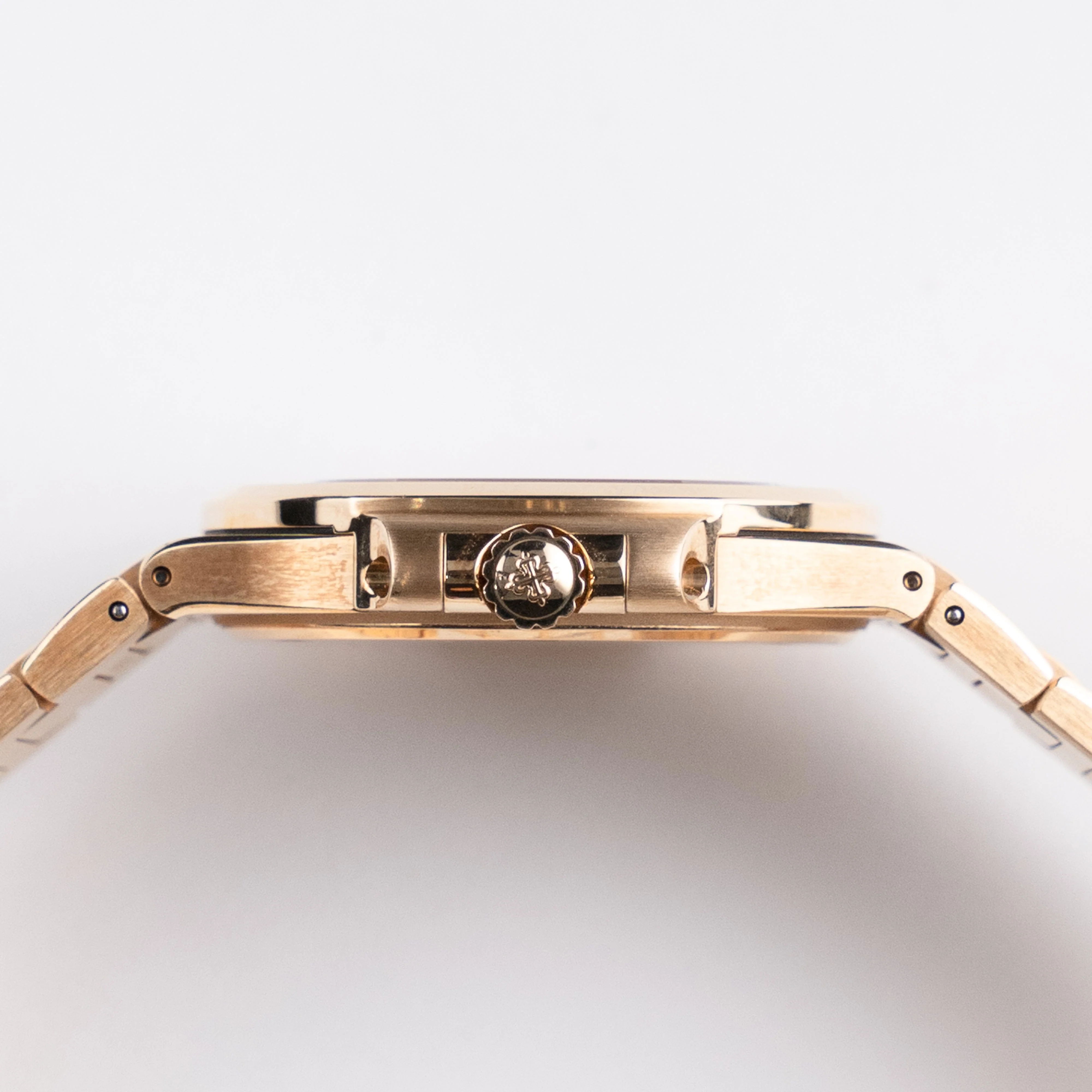 Patek Philippe Nautilus 7010/1R-011 'Ladies' Rose Gold Silver Dial Diamond Bezel Quartz (2019) - Image 8