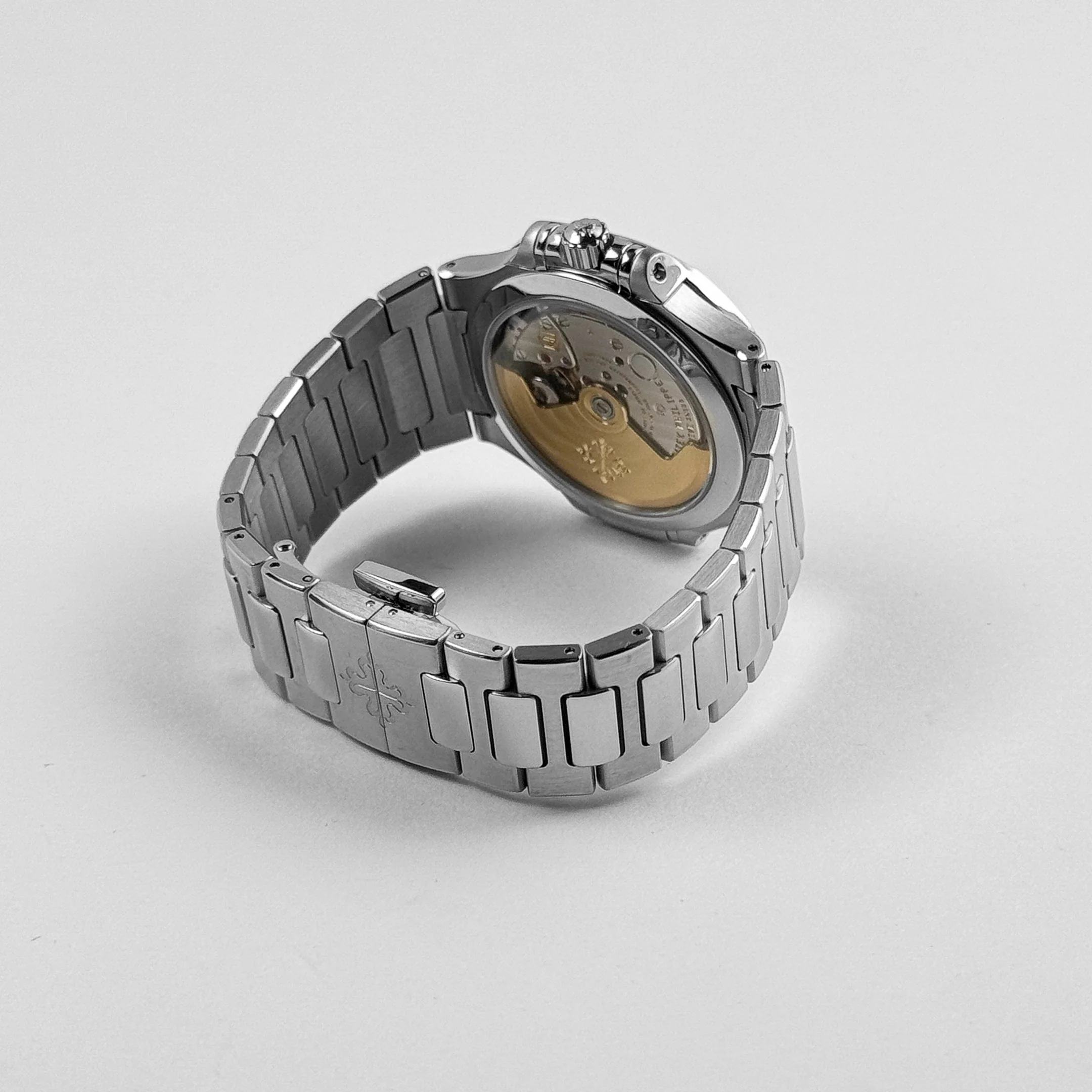 Patek Philippe Nautilus 7118/1200A-010 'Ladies' Stainless Steel Silver Dial Diamond Bezel (2022) - Image 10