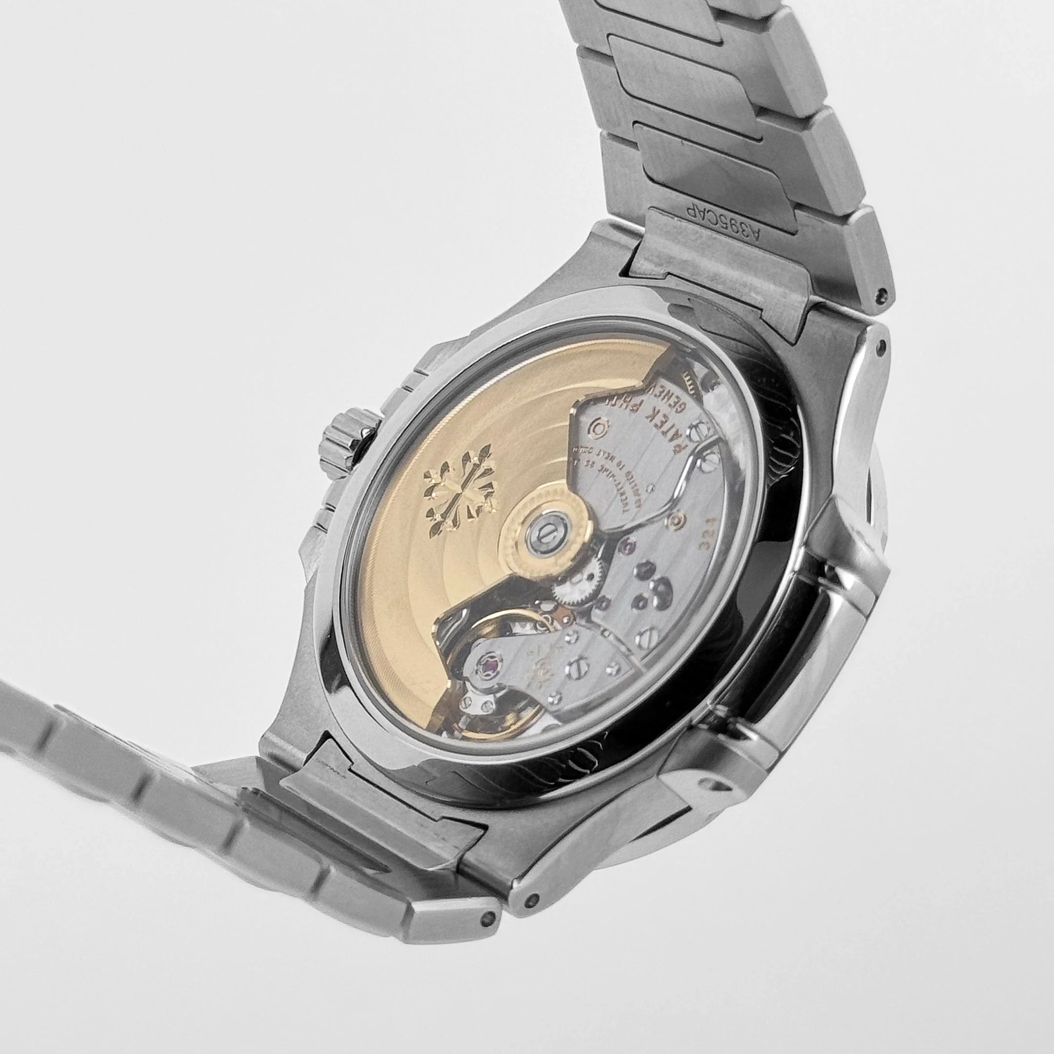 Patek Philippe Nautilus 7118/1200A-010 'Ladies' Stainless Steel Silver Dial Diamond Bezel (2022) - Image 12