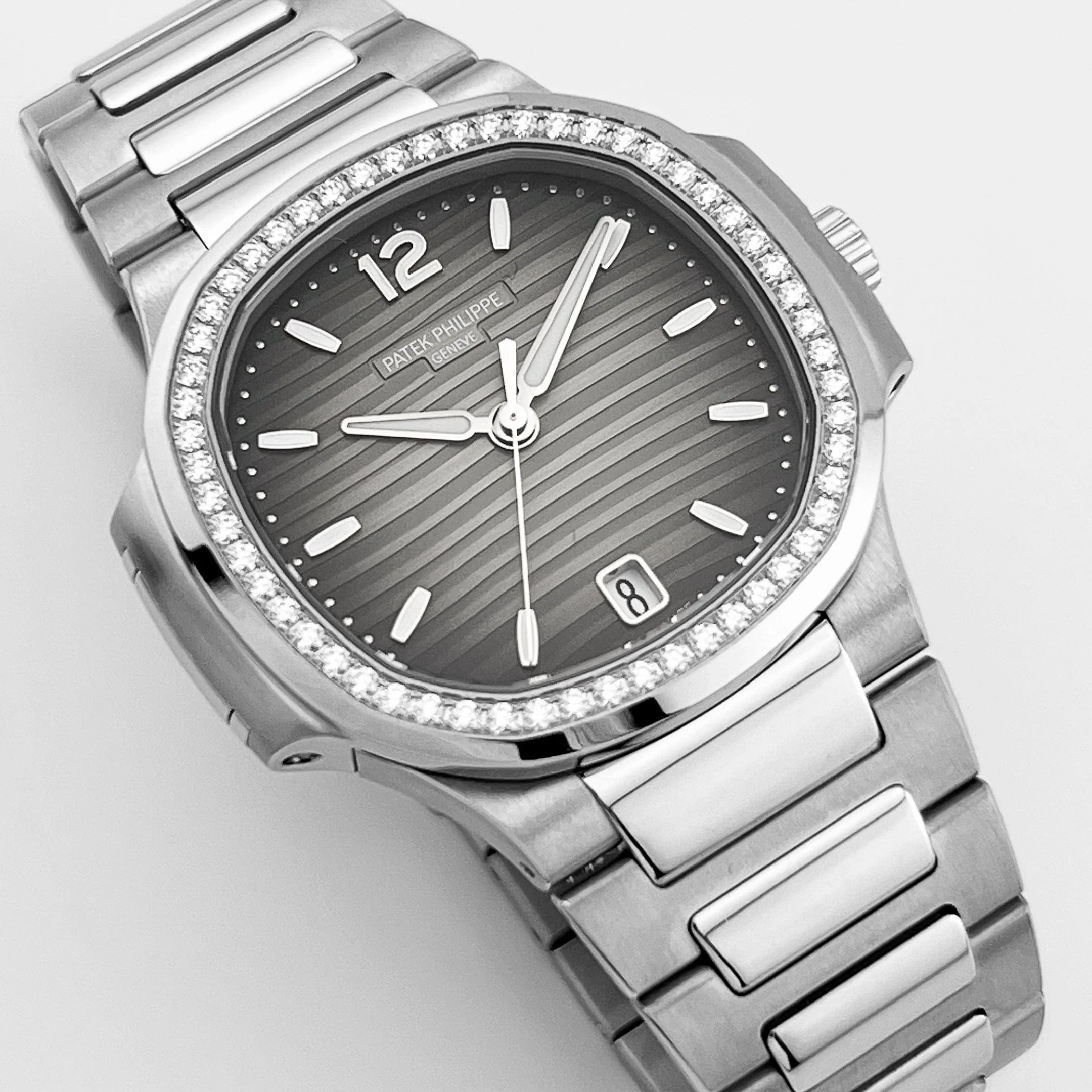Patek Philippe Nautilus 7118/1200A-011 'Ladies' Stainless Steel Grey Dial Diamond Bezel - Image 2