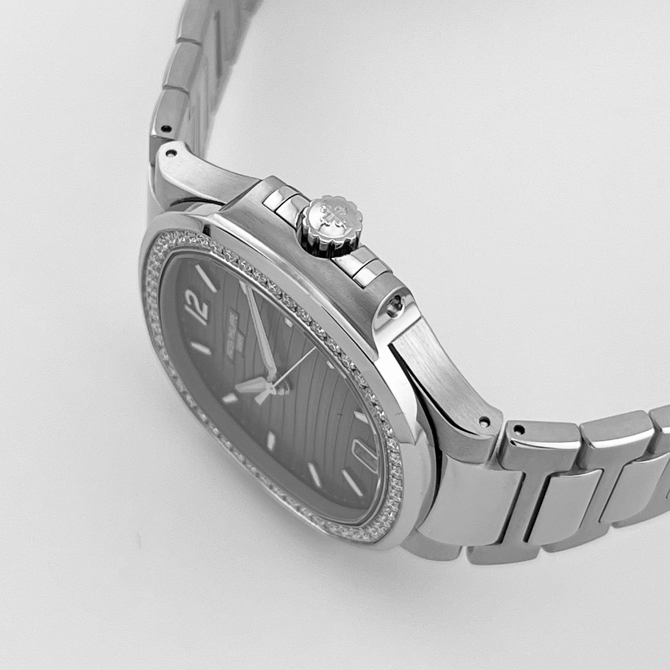 Patek Philippe Nautilus 7118/1200A-011 'Ladies' Stainless Steel Grey Dial Diamond Bezel - Image 4