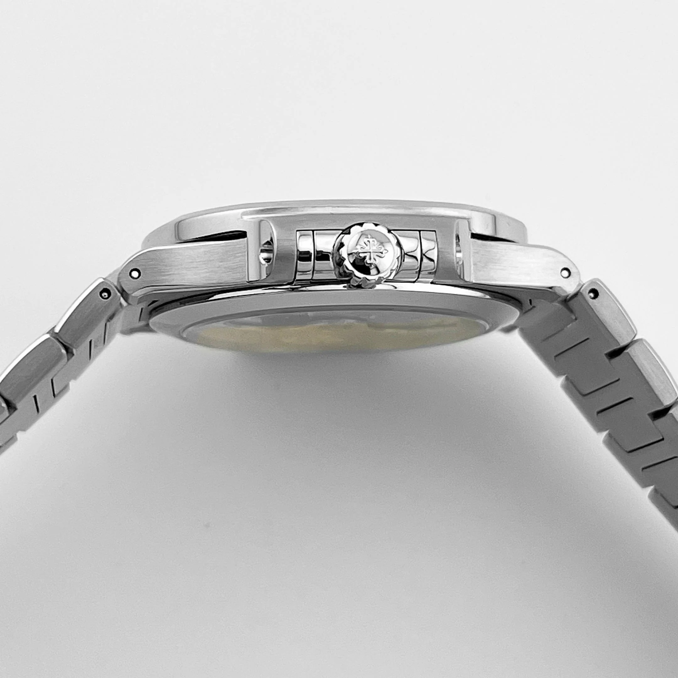 Patek Philippe Nautilus 7118/1200A-011 'Ladies' Stainless Steel Grey Dial Diamond Bezel - Image 5