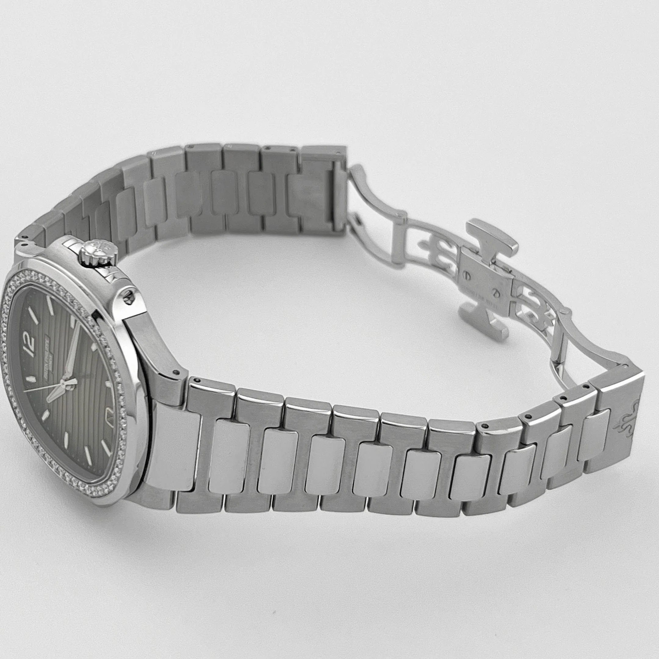 Patek Philippe Nautilus 7118/1200A-011 'Ladies' Stainless Steel Grey Dial Diamond Bezel - Image 7