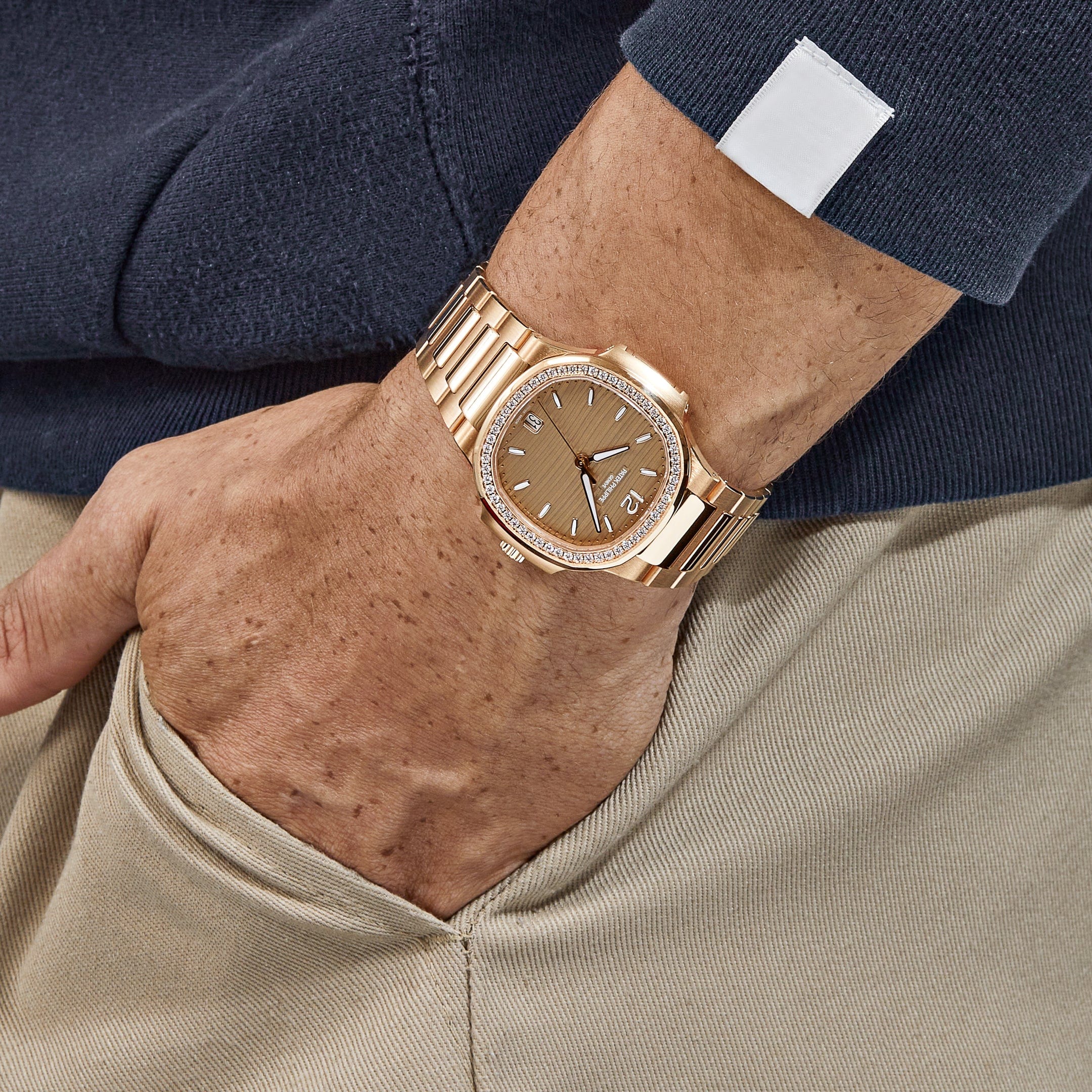 Patek Philippe Nautilus 7118/1200R-010 'Ladies' Rose Gold - Image 4