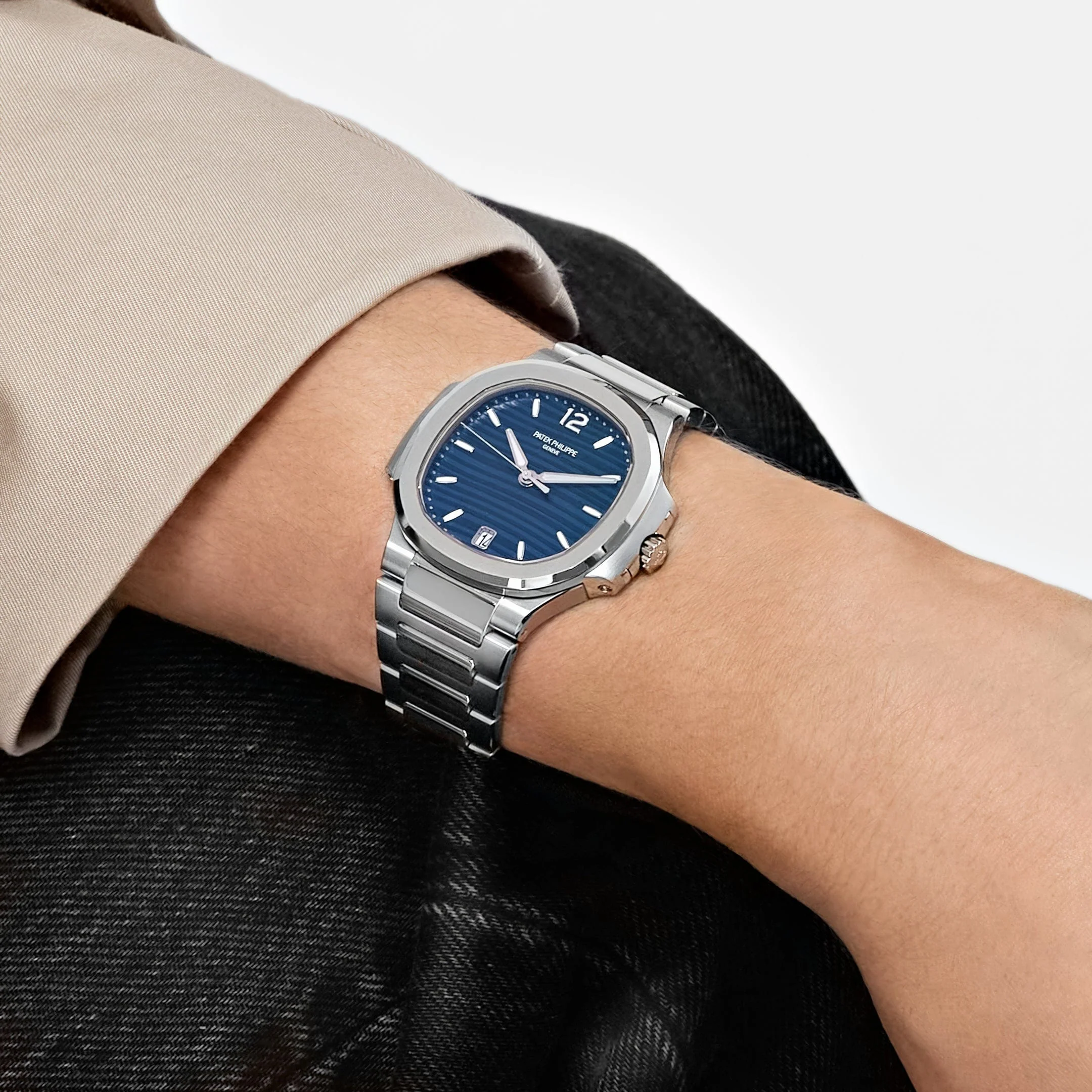 Patek Philippe Nautilus 7118/1A-001 'Ladies' Stainless Steel Blue Dial (2025) - Image 2