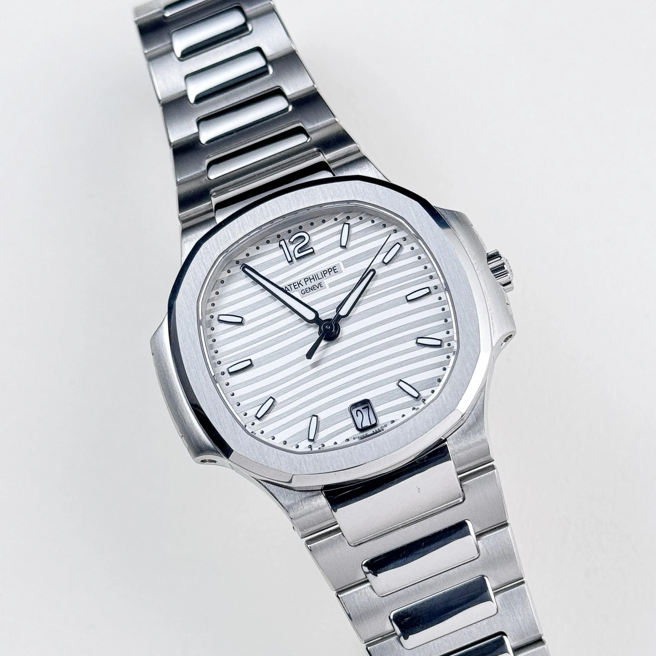 Patek Philippe Nautilus 7118/1A-010 Stainless Steel Silvery Opaline Dial (2022) - Image 3
