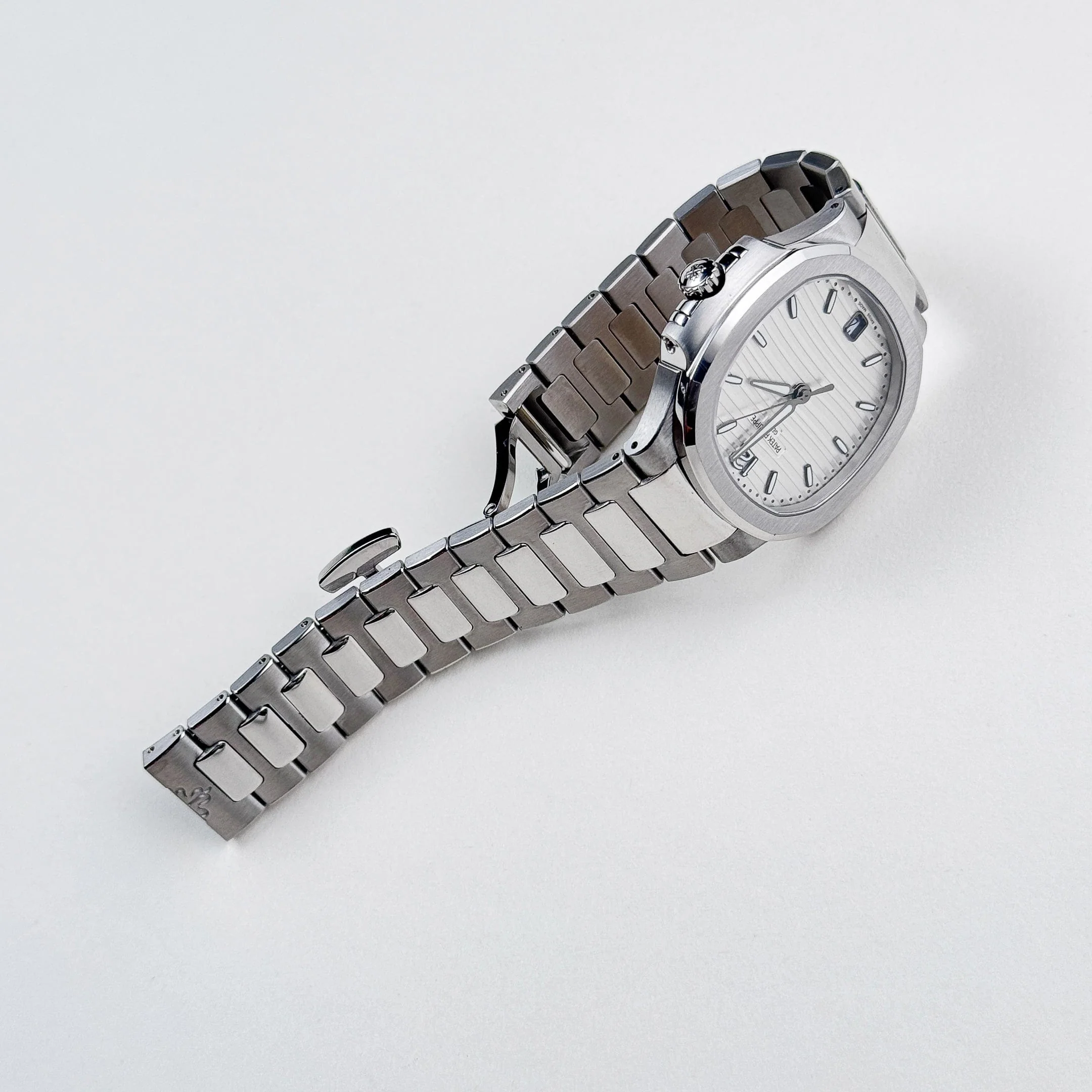 Patek Philippe Nautilus 7118/1A-010 Stainless Steel Silvery Opaline Dial (2022) - Image 8