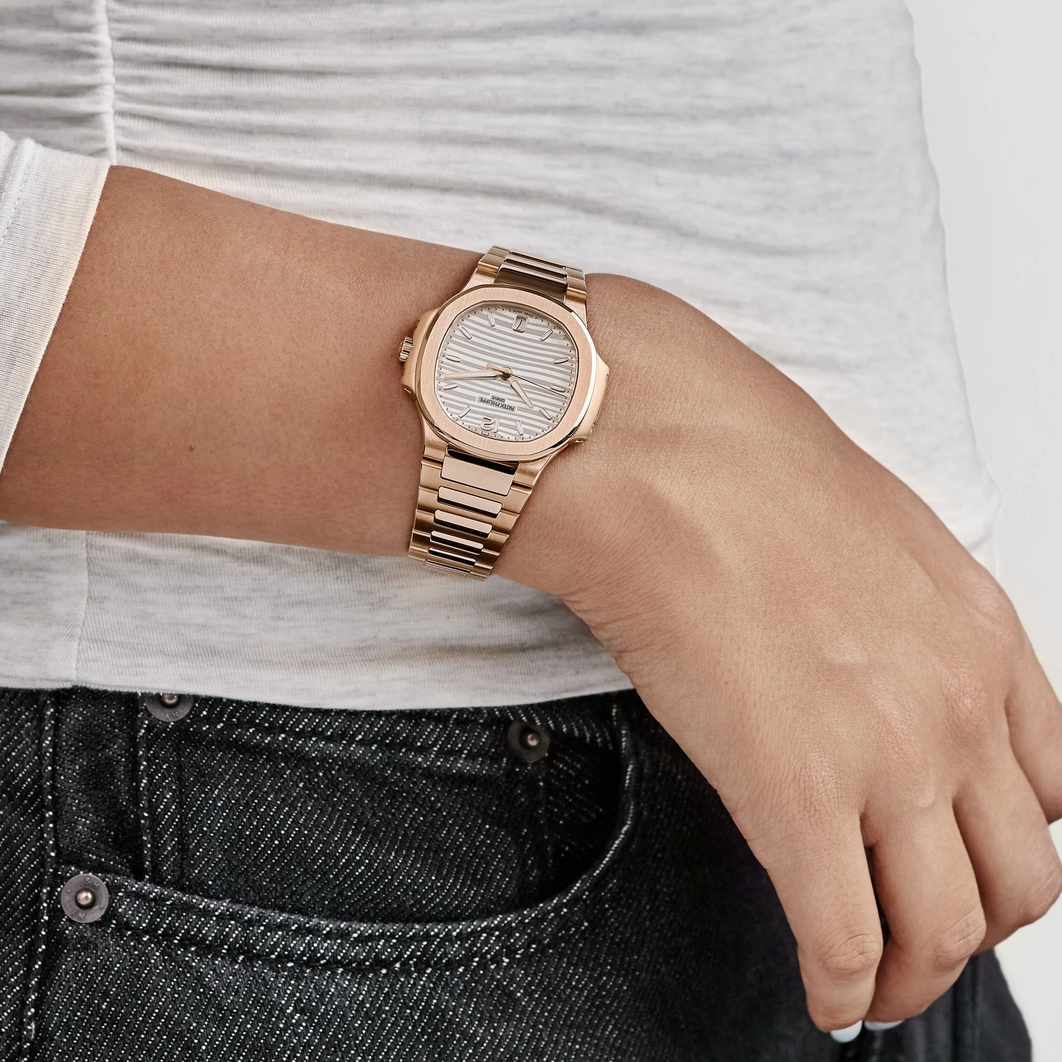 Patek Philippe Nautilus 7118/1R-001 'Ladies' Automatic Rose Gold Silvery Opaline Dial (2025) - Image 3