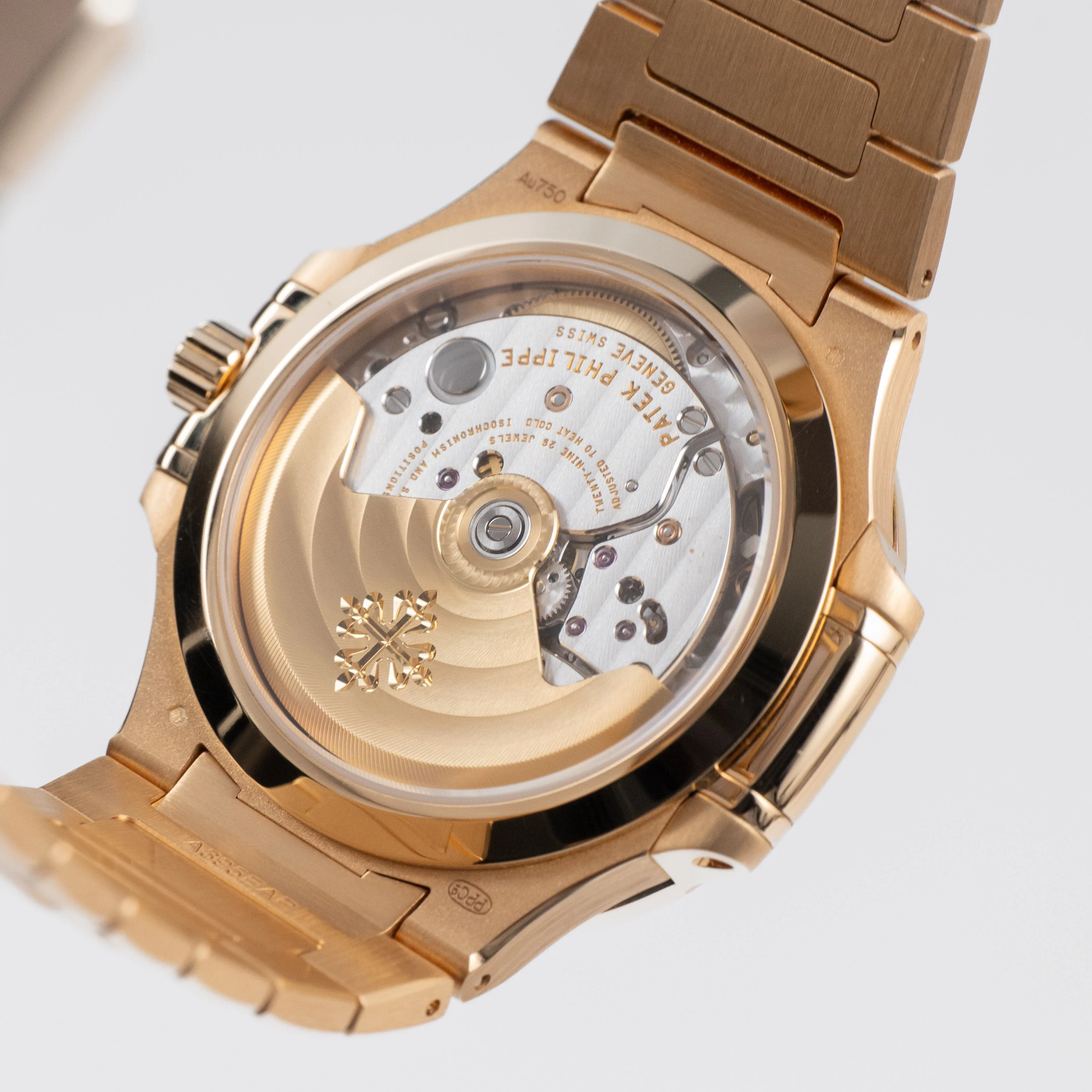 Patek Philippe Nautilus 7118/1R-010 'Ladies' Rose Gold Champagne Golden Dial (2021) - Image 12