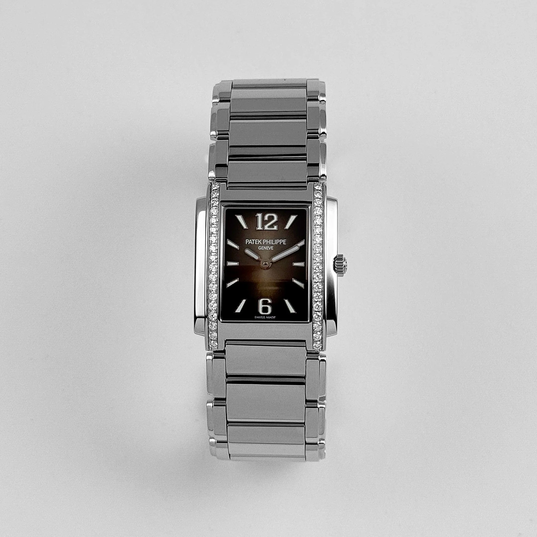 Patek Philippe Twenty-4 4910/1200A-010 'Ladies' Stainless Steel Gray Dial Diamond Bezel Quartz (2024) - Image 3