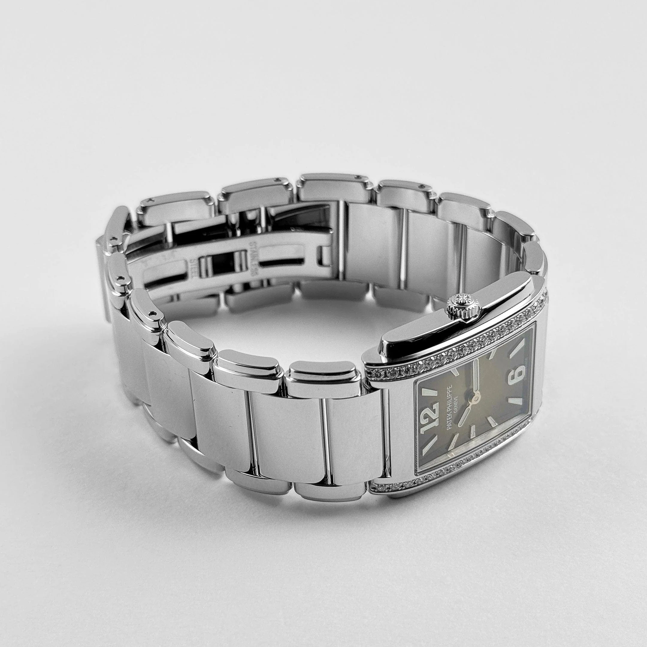 Patek Philippe Twenty-4 4910/1200A-010 'Ladies' Stainless Steel Gray Dial Diamond Bezel Quartz (2024) - Image 5