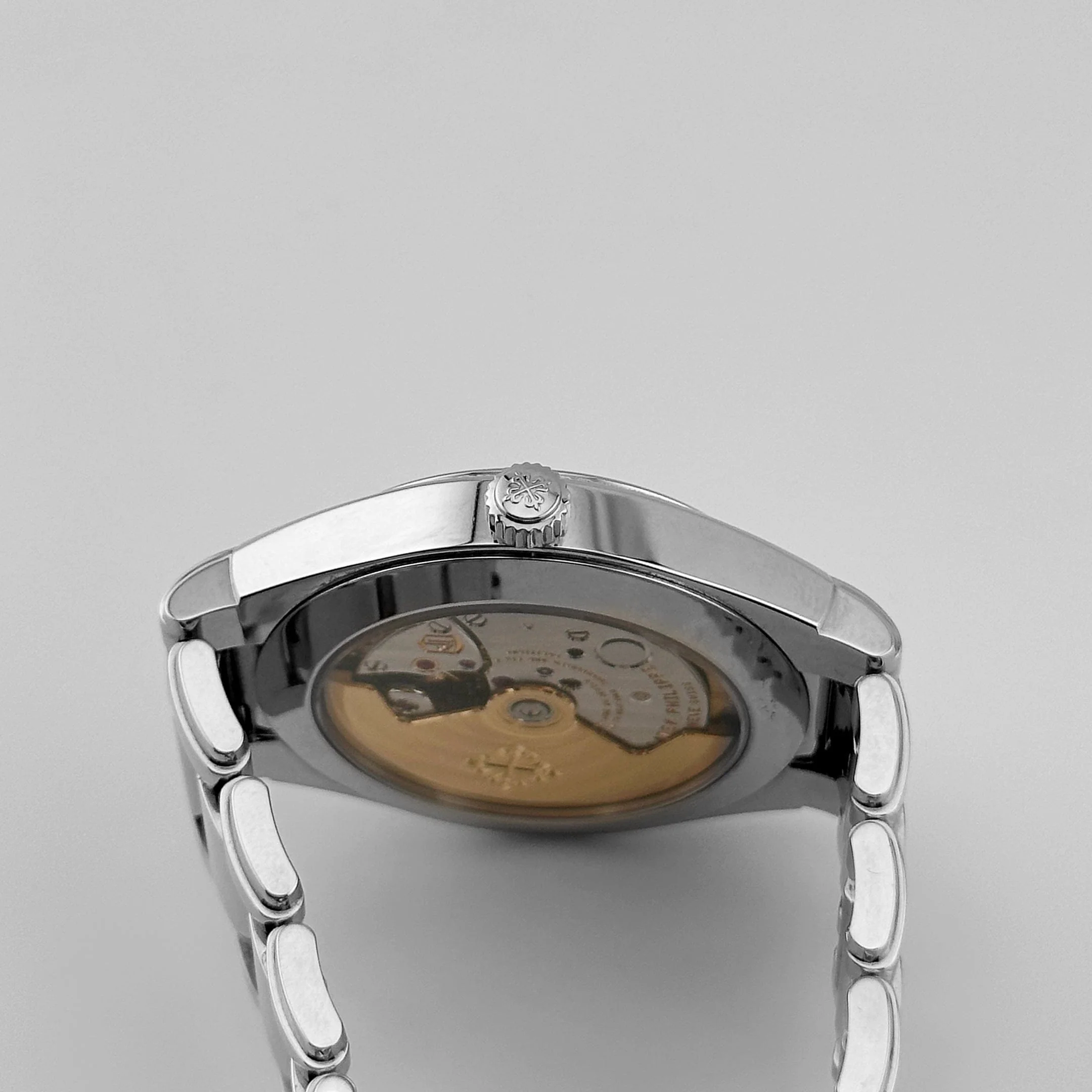 Patek Philippe Twenty-4 7300/1200A-011 Green Dial Diamond Bezel (2024) - Image 5