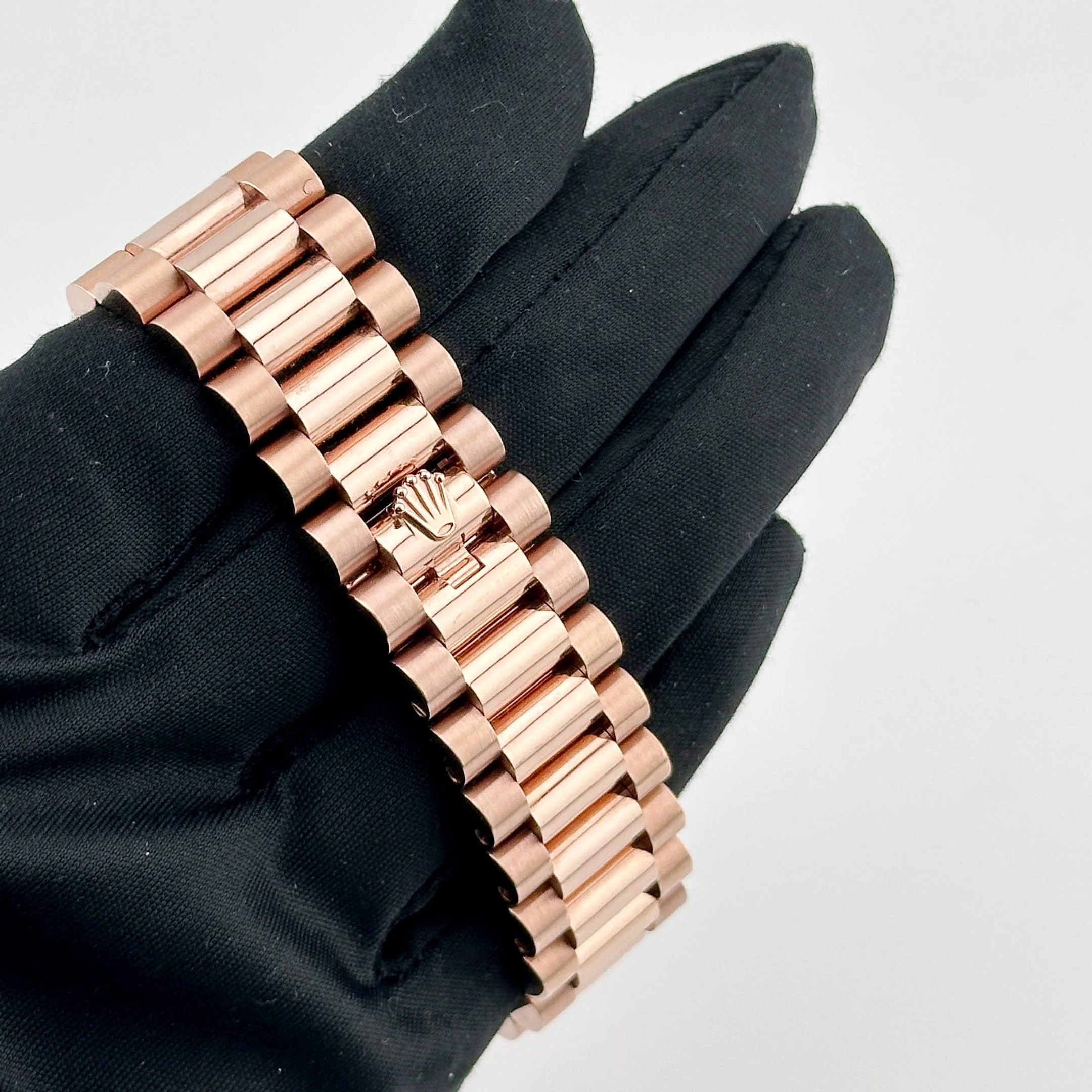 Rolex Day-Date 36 128345RBR Rose Gold Rainbow Diamond Pave Dial Diamond Bezel (2025) - Image 9