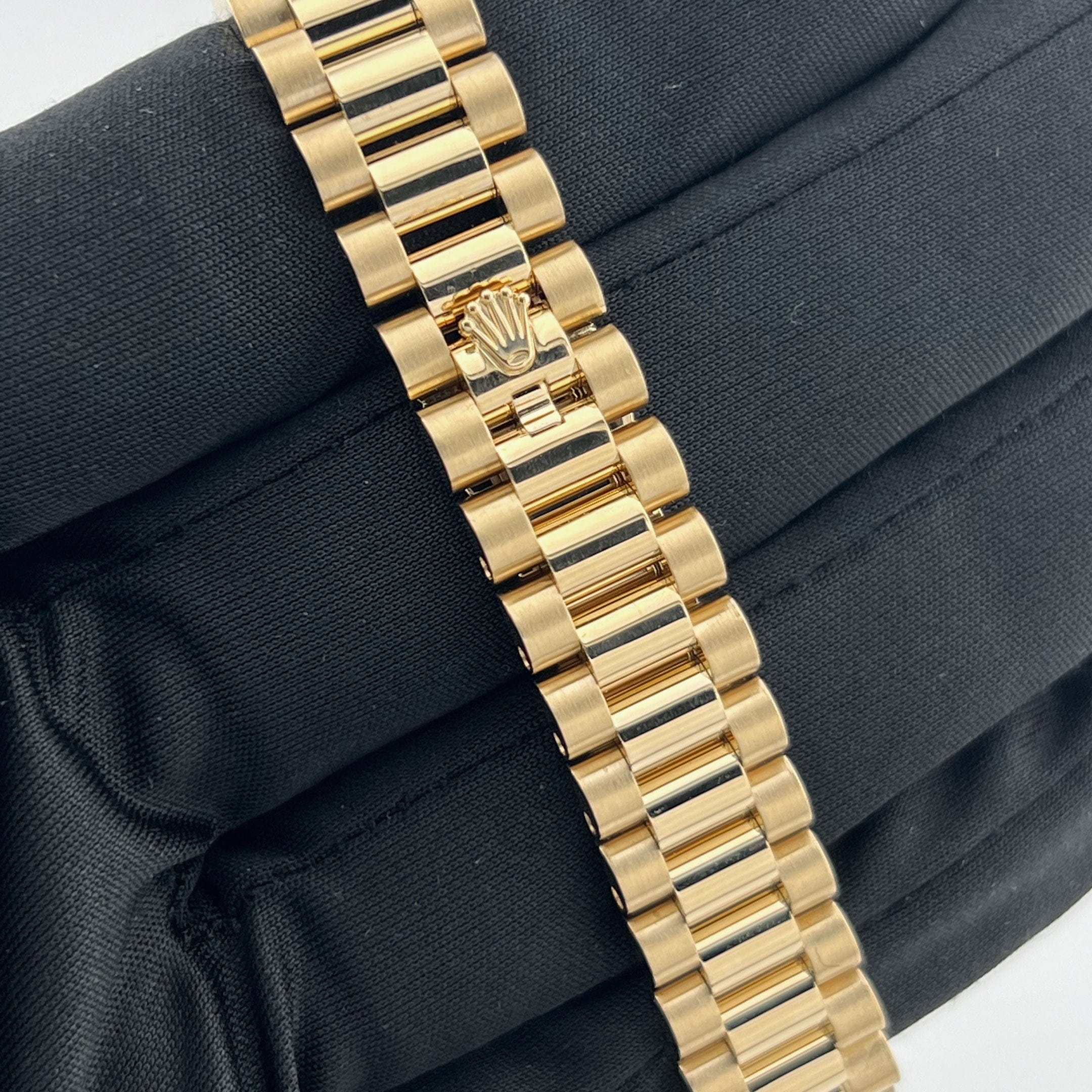 Rolex Datejust 28 279178 'Ladies' Yellow Gold Silver Diamond Dial (2025) - Image 10