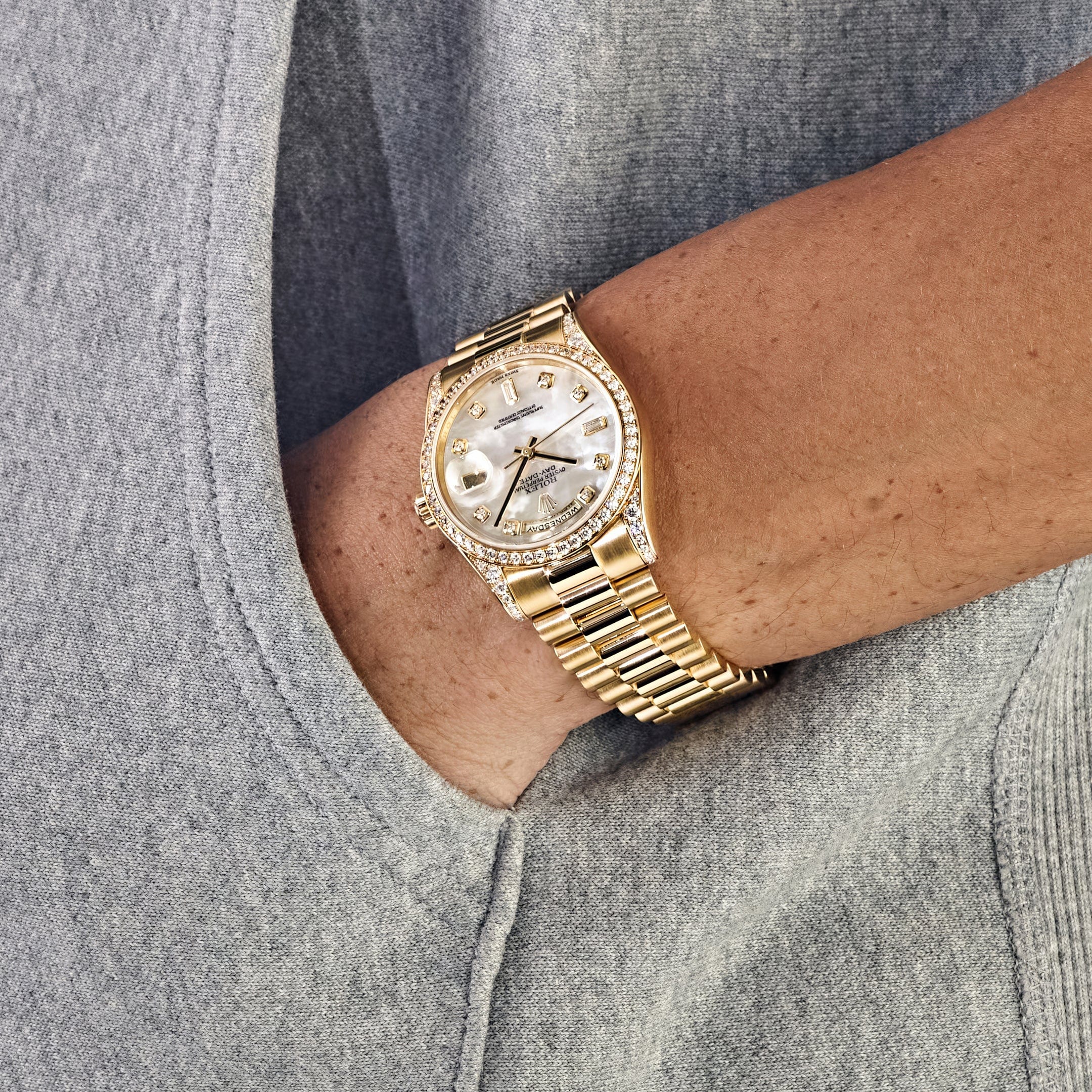Rolex Day-Date 118388 Yellow Gold White Mother of Pearl Dial Diamond Bezel (2008) - Image 3