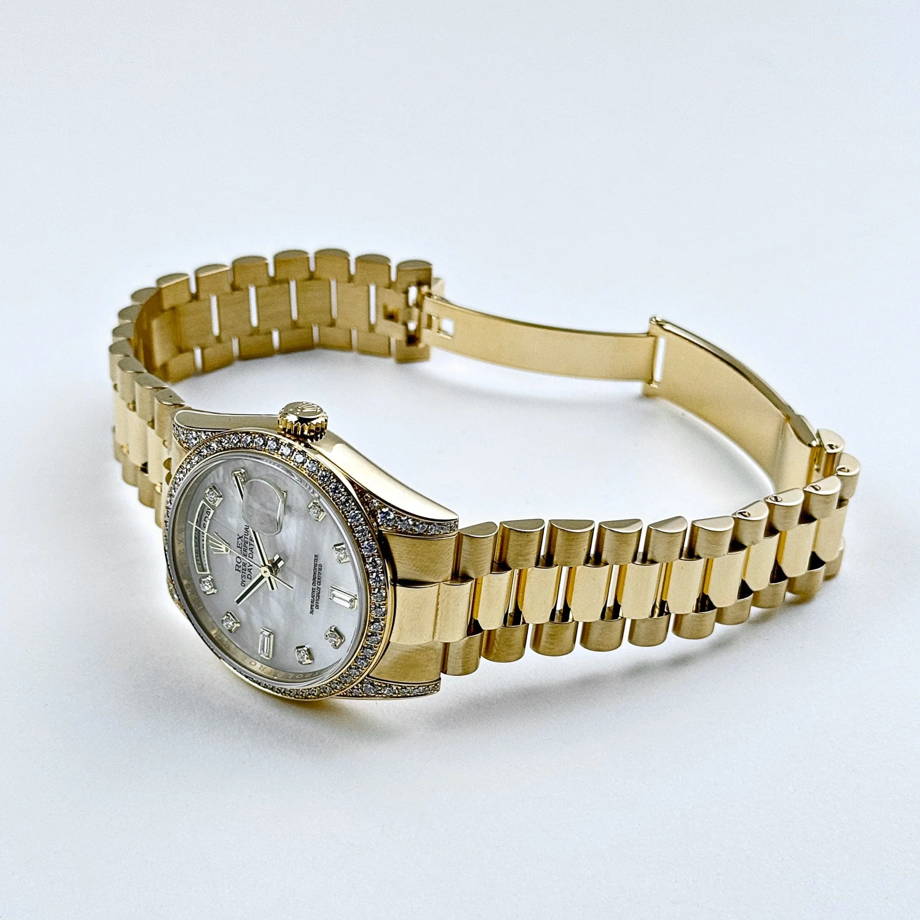 Rolex Day-Date 118388 Yellow Gold White Mother of Pearl Dial Diamond Bezel (2008) - Image 5