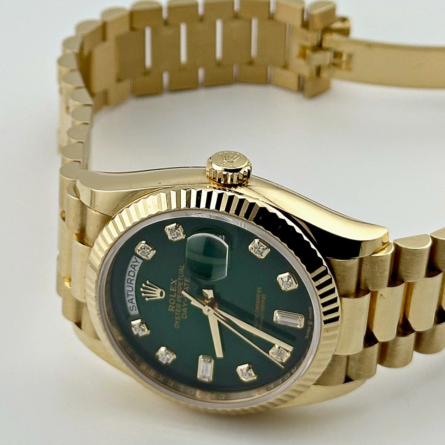 Rolex Day-Date 36 128238 Yellow Gold Green Diamond Dial (2025) - Image 4