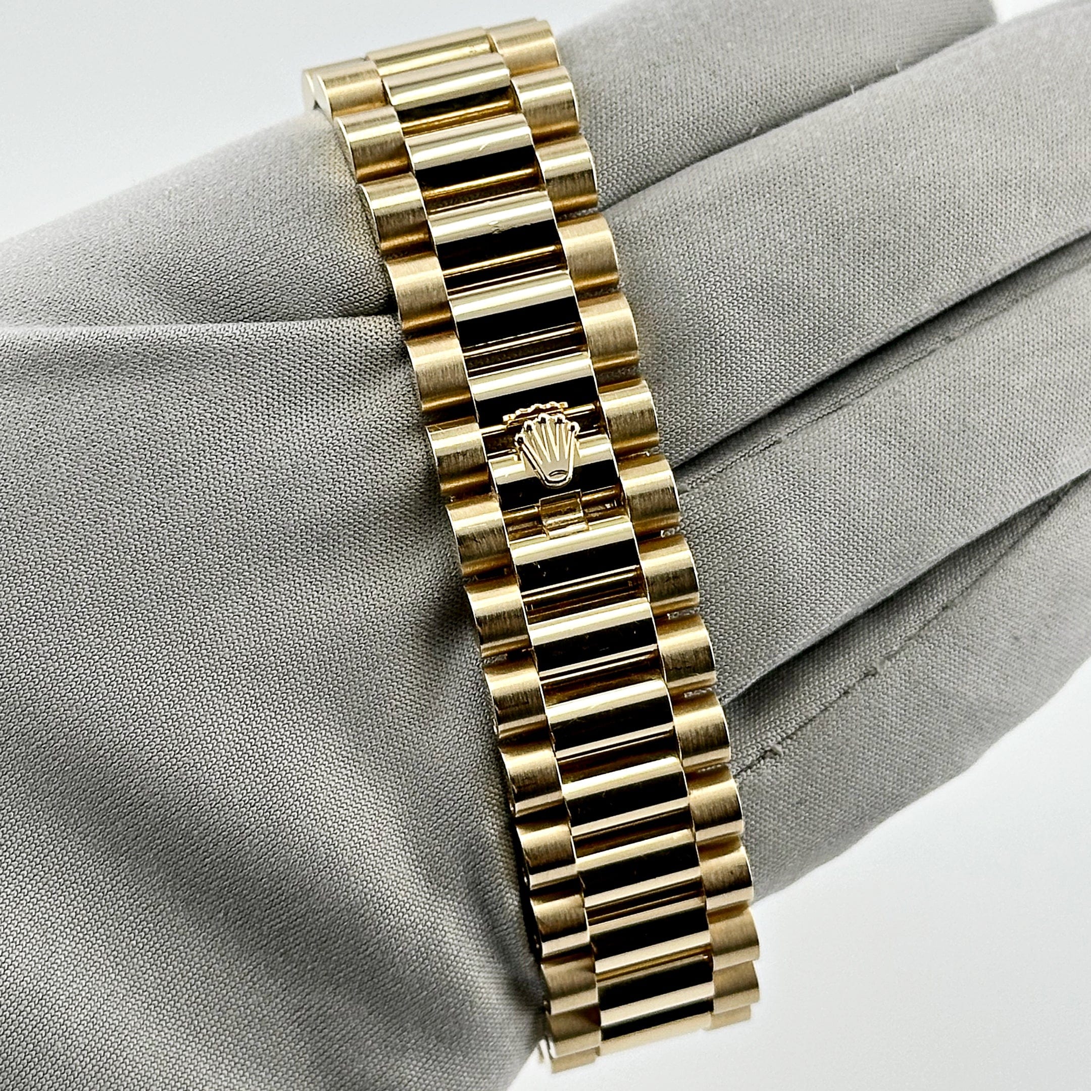 Rolex Day-Date 36 128238 Yellow Gold Green Ombré Diamond Dial - Image 10