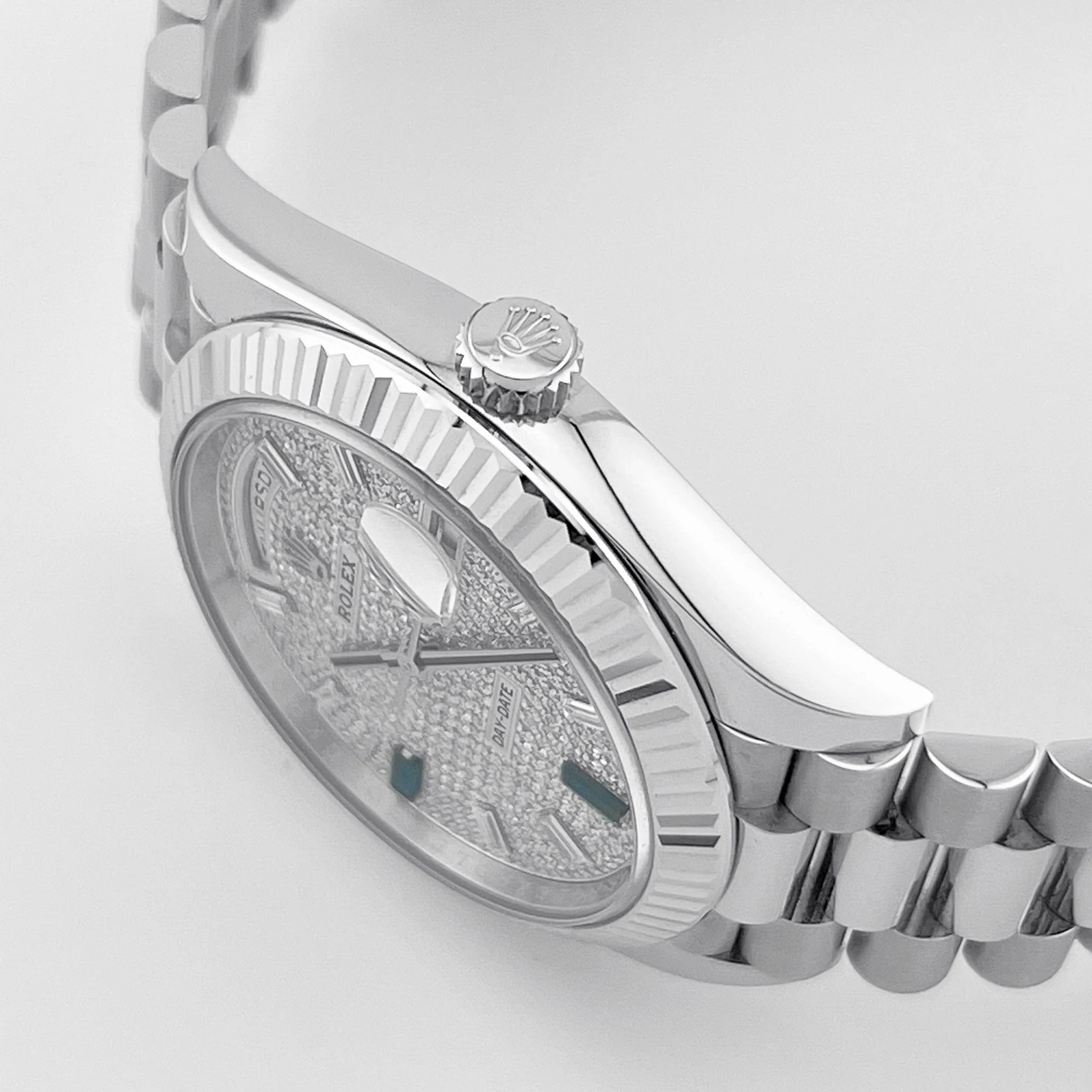 Rolex Day-Date 40 228236 Platinum Pavé Diamond Dial (2023) - Image 4
