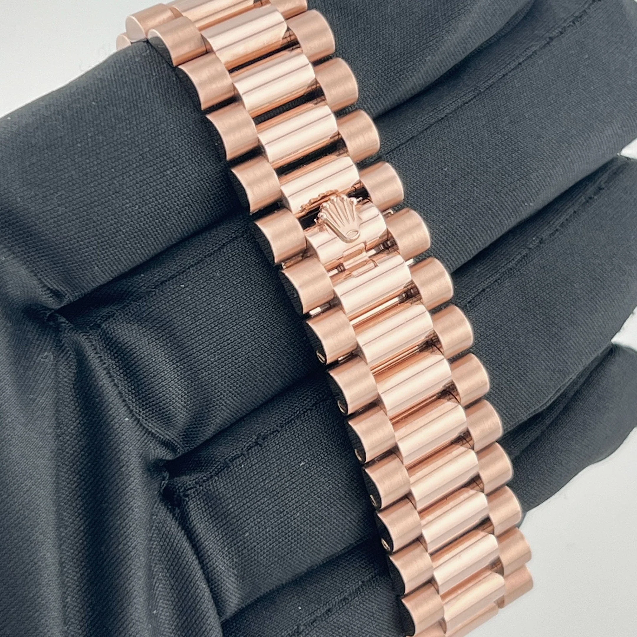 Rolex Day-Date 40 228345RBR Rose Gold Diamond Dial Diamond Bezel (2024) - Image 12