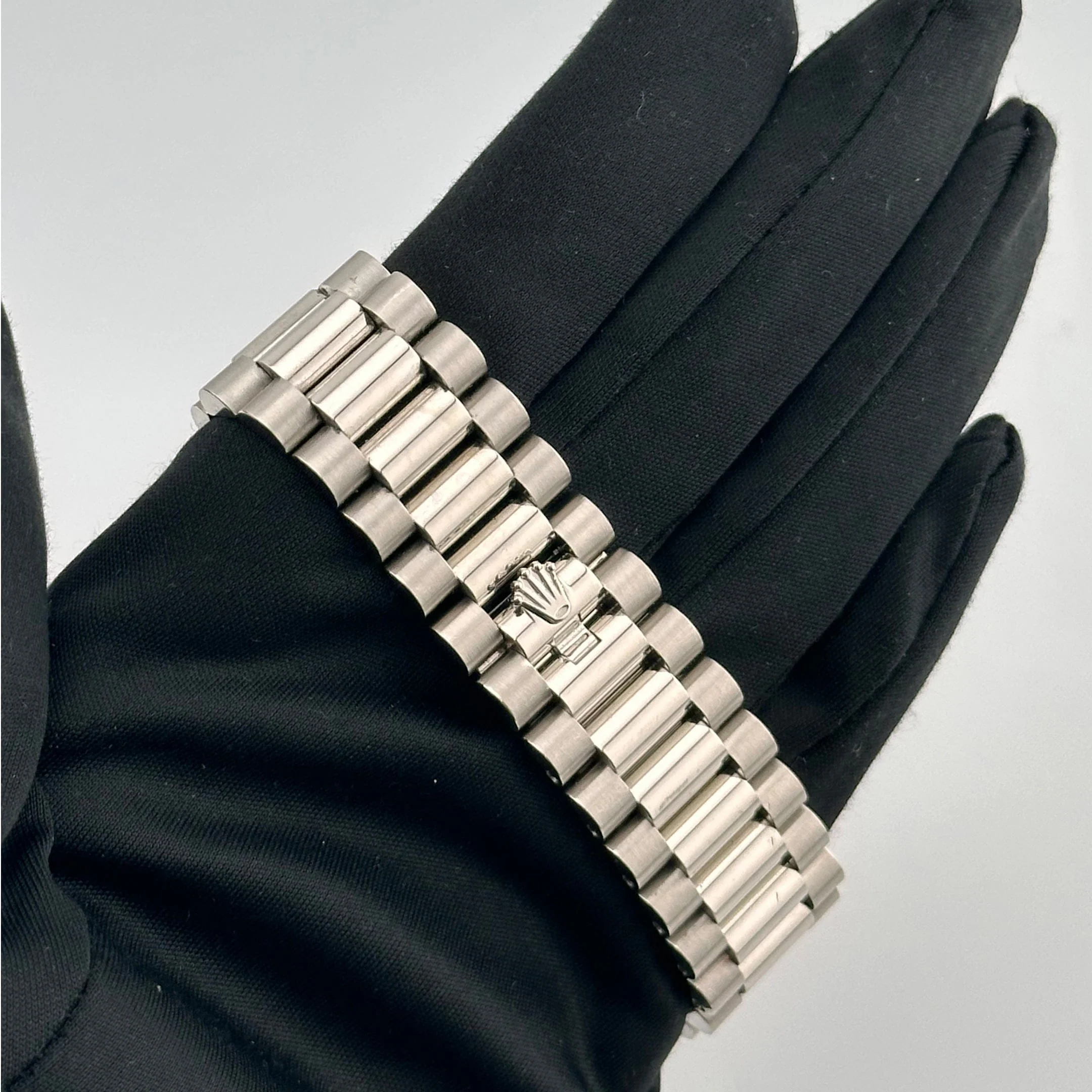 Rolex Day-Date 40 228396TBR Platinum Turquoise Stone Diamond Baguette Dial and Bezel (2025) - Image 13
