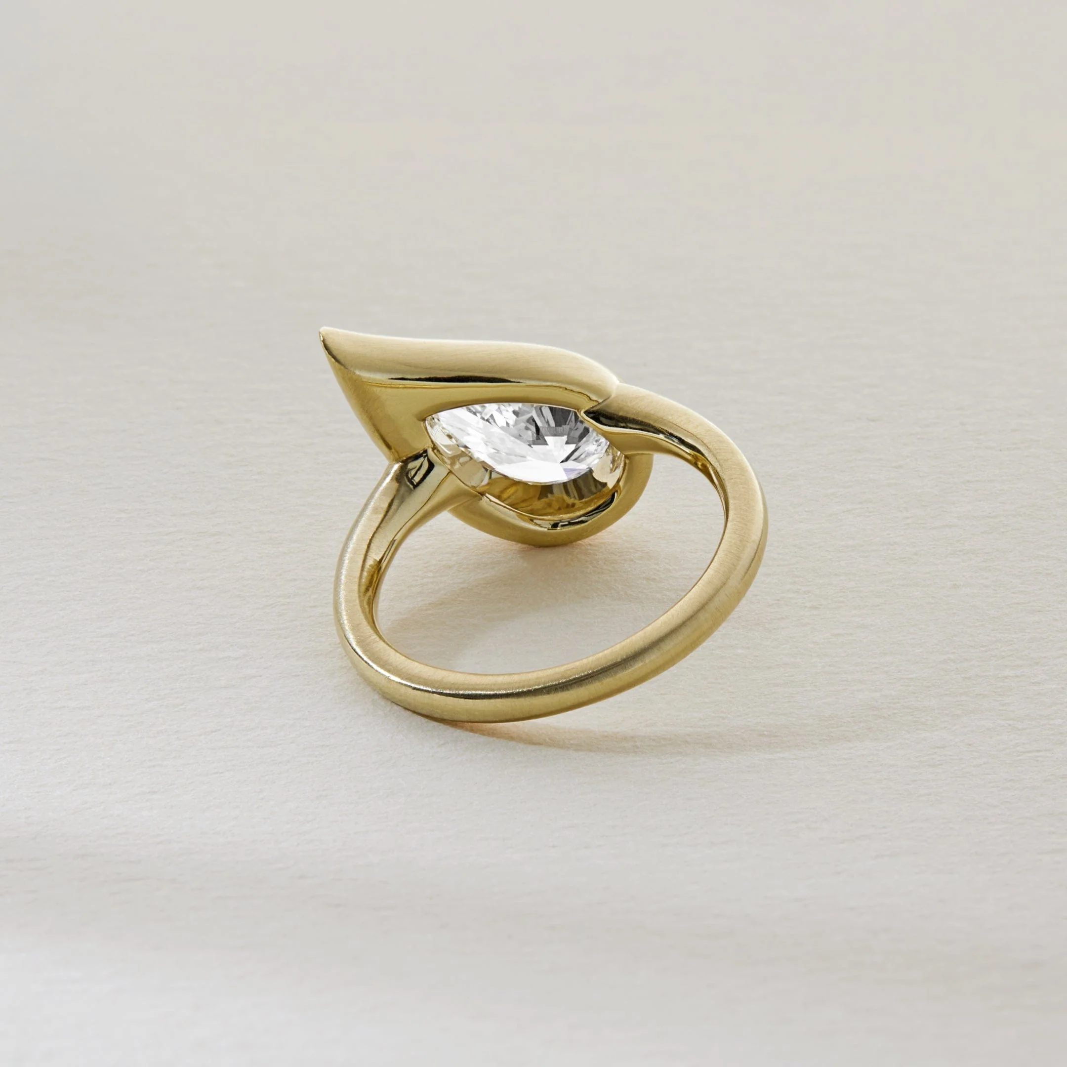Original Mika Pinky Ring in Yellow Gold with Pear Diamond - Image 5