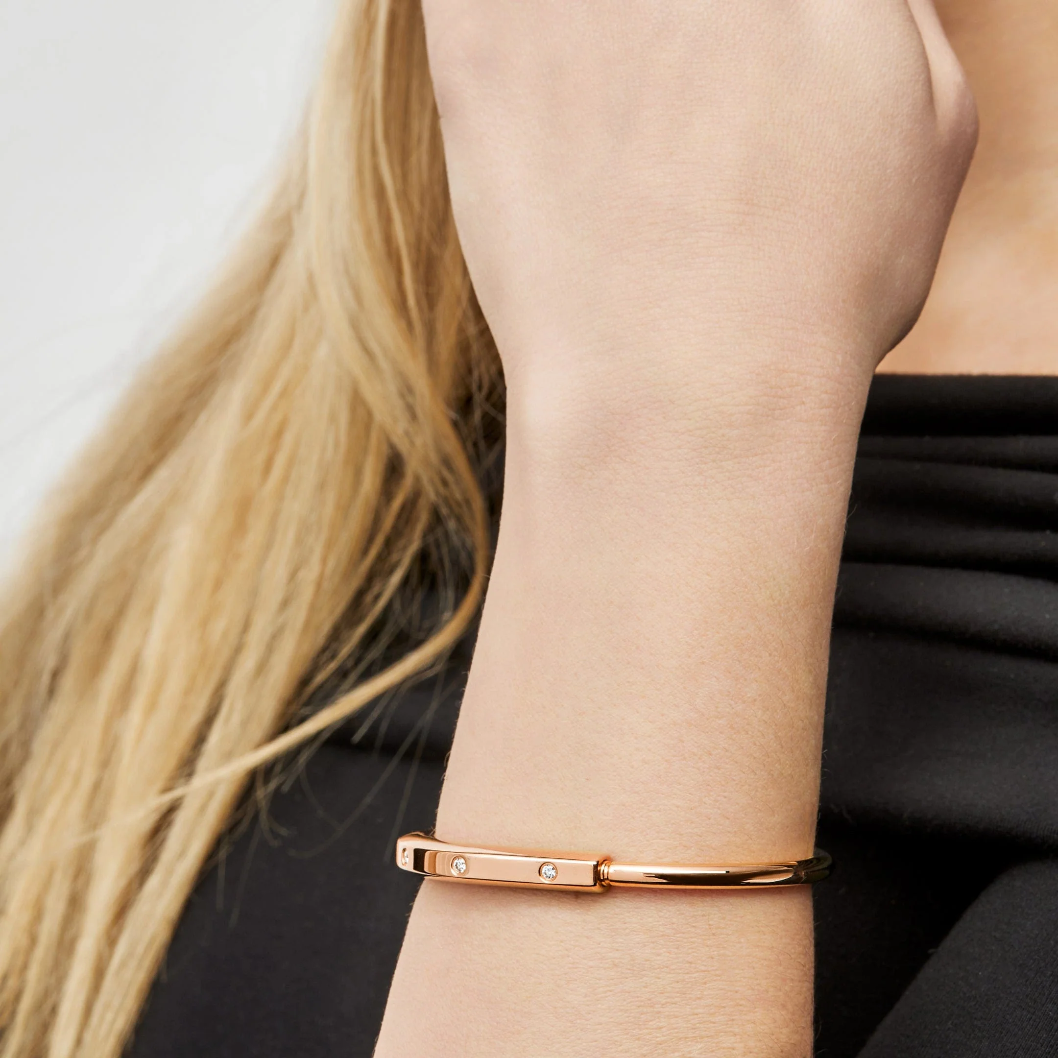 Tiffany & Co. Lock Bangle in Rose Gold with Diamond Accents 70185296 - Image 2